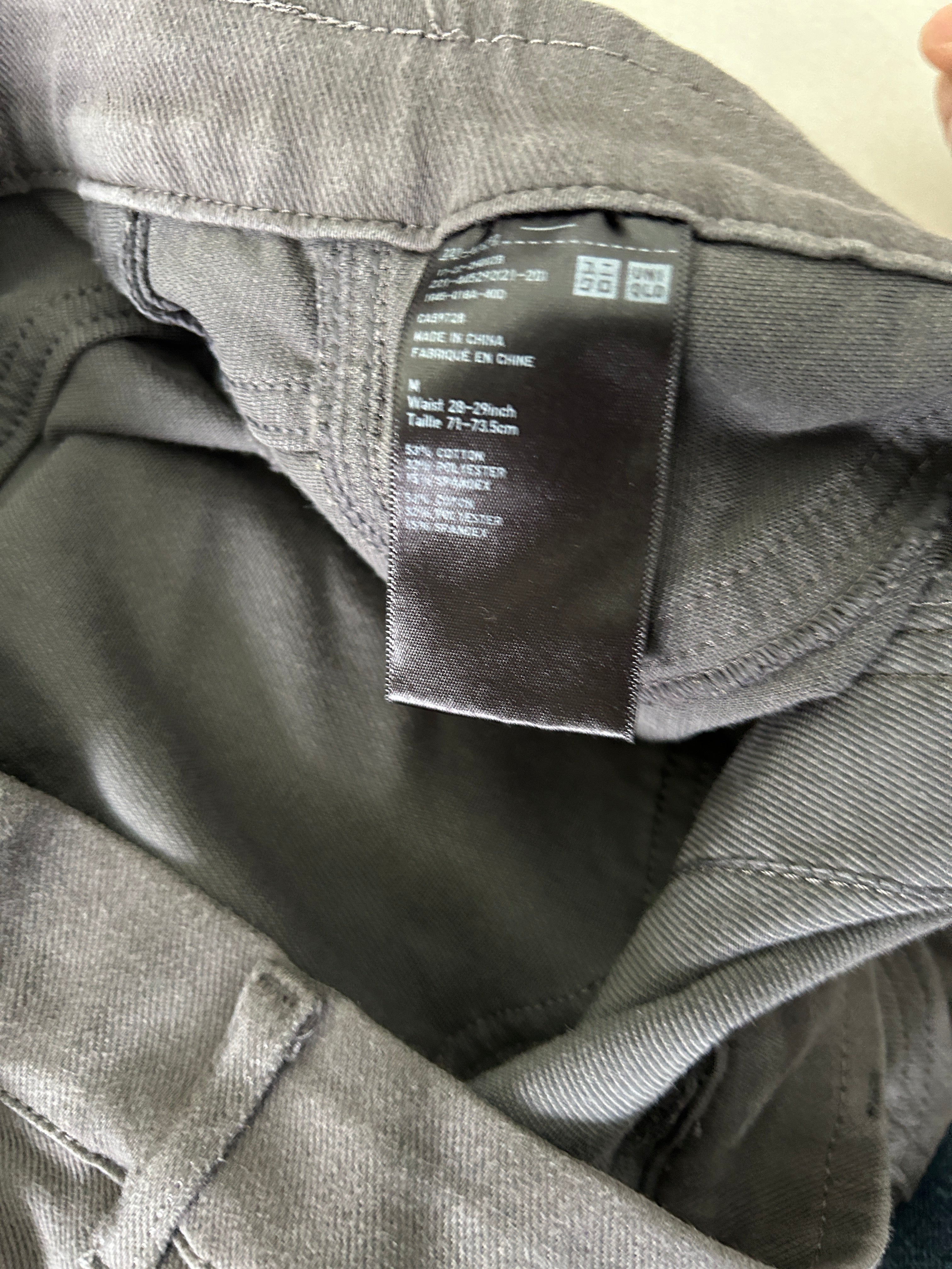 Pantalon gris ajusté Uniqlo