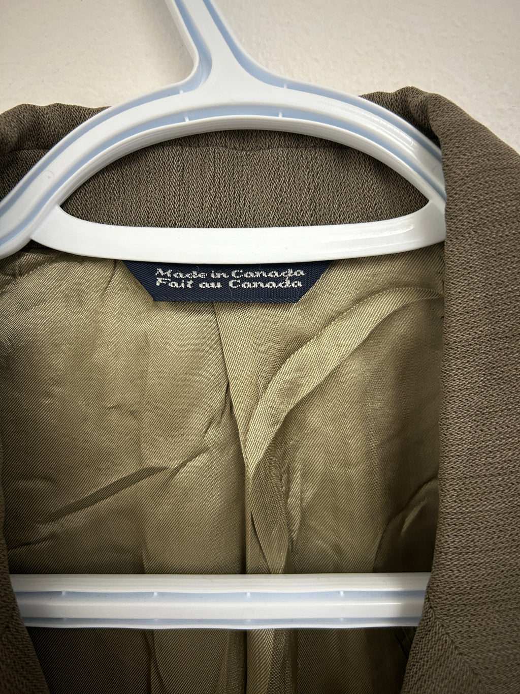 AMERICA – Veston beige classique fait au Canada