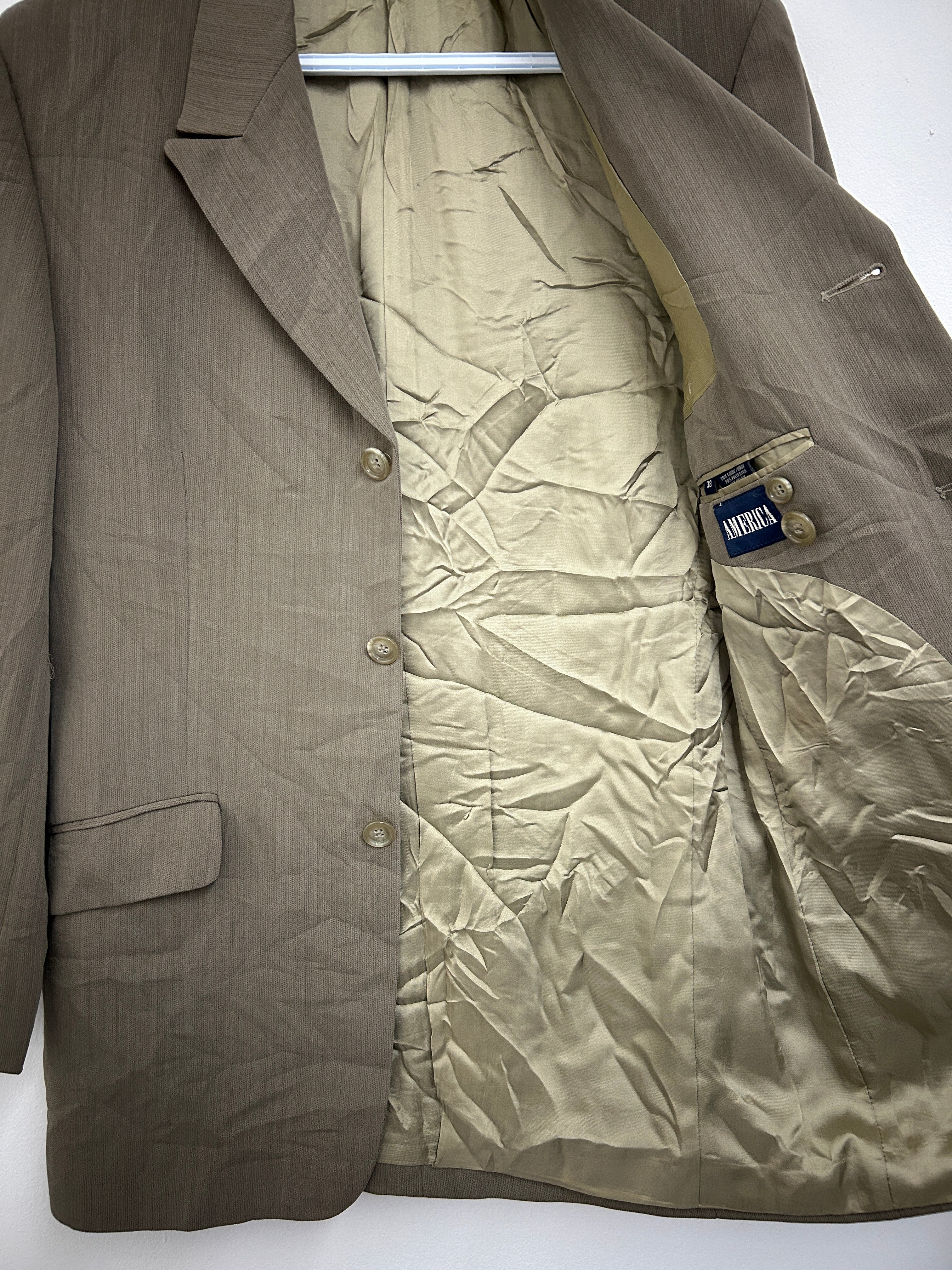 AMERICA – Veston beige classique fait au Canada