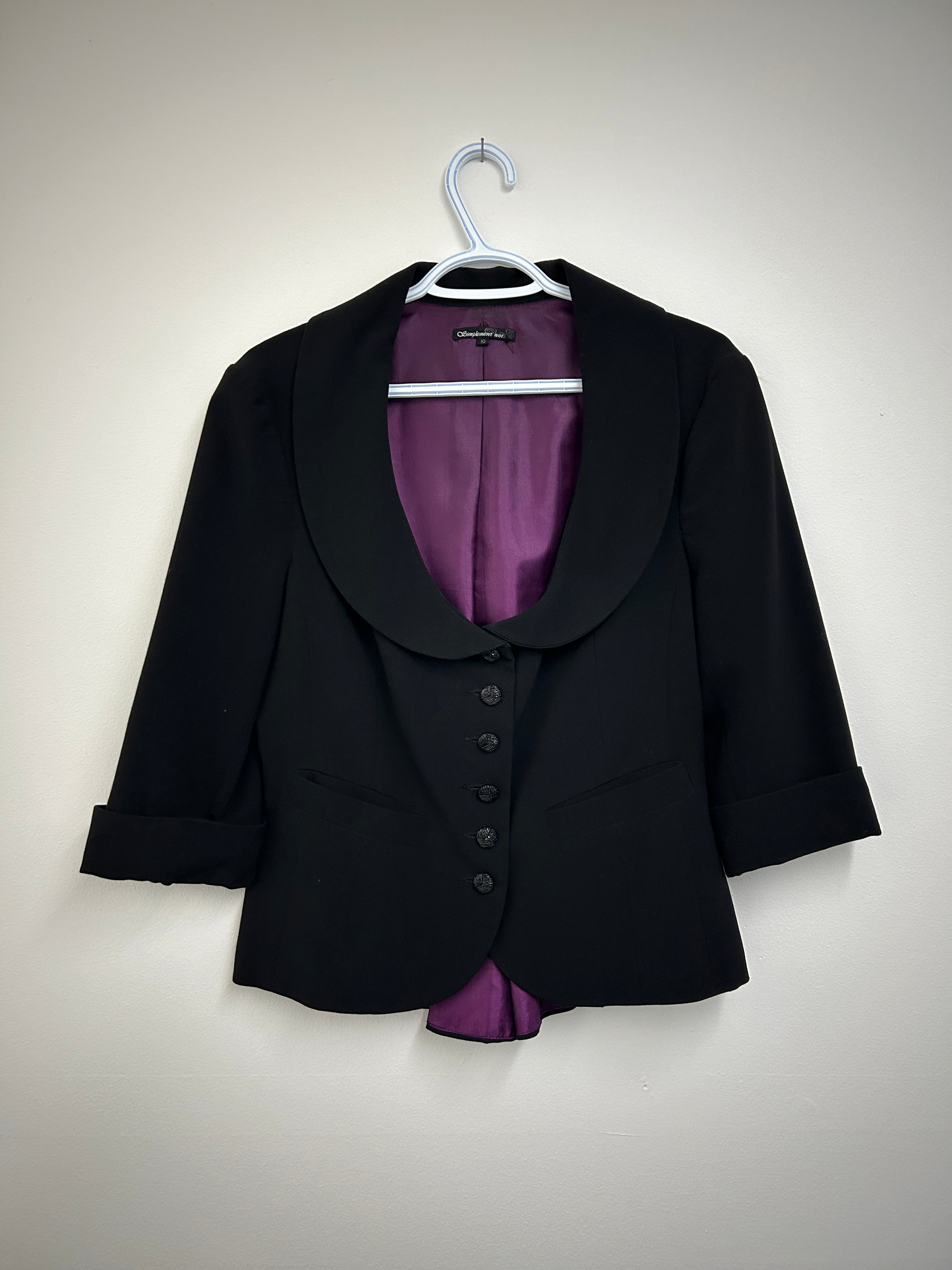 Veston noir col arrondi avec doublure mauve