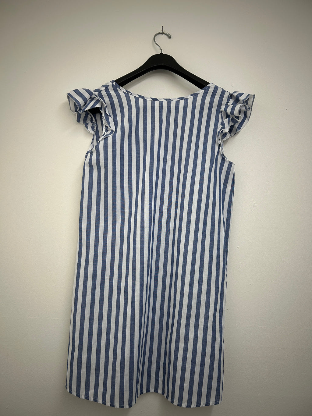 Robe hauts corps rayée bleu et blanc à nœud