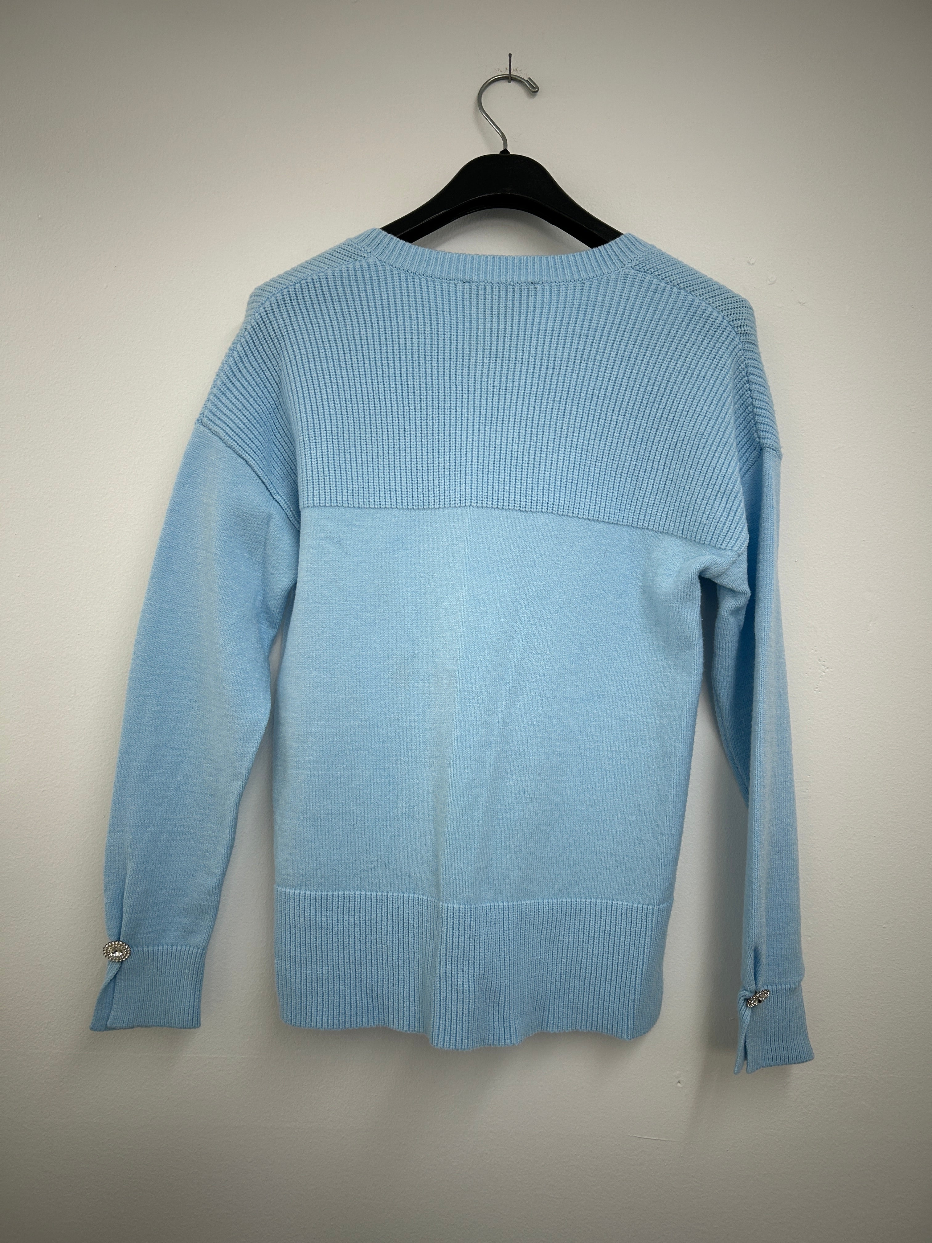 Chandail bleu pâle en tricot