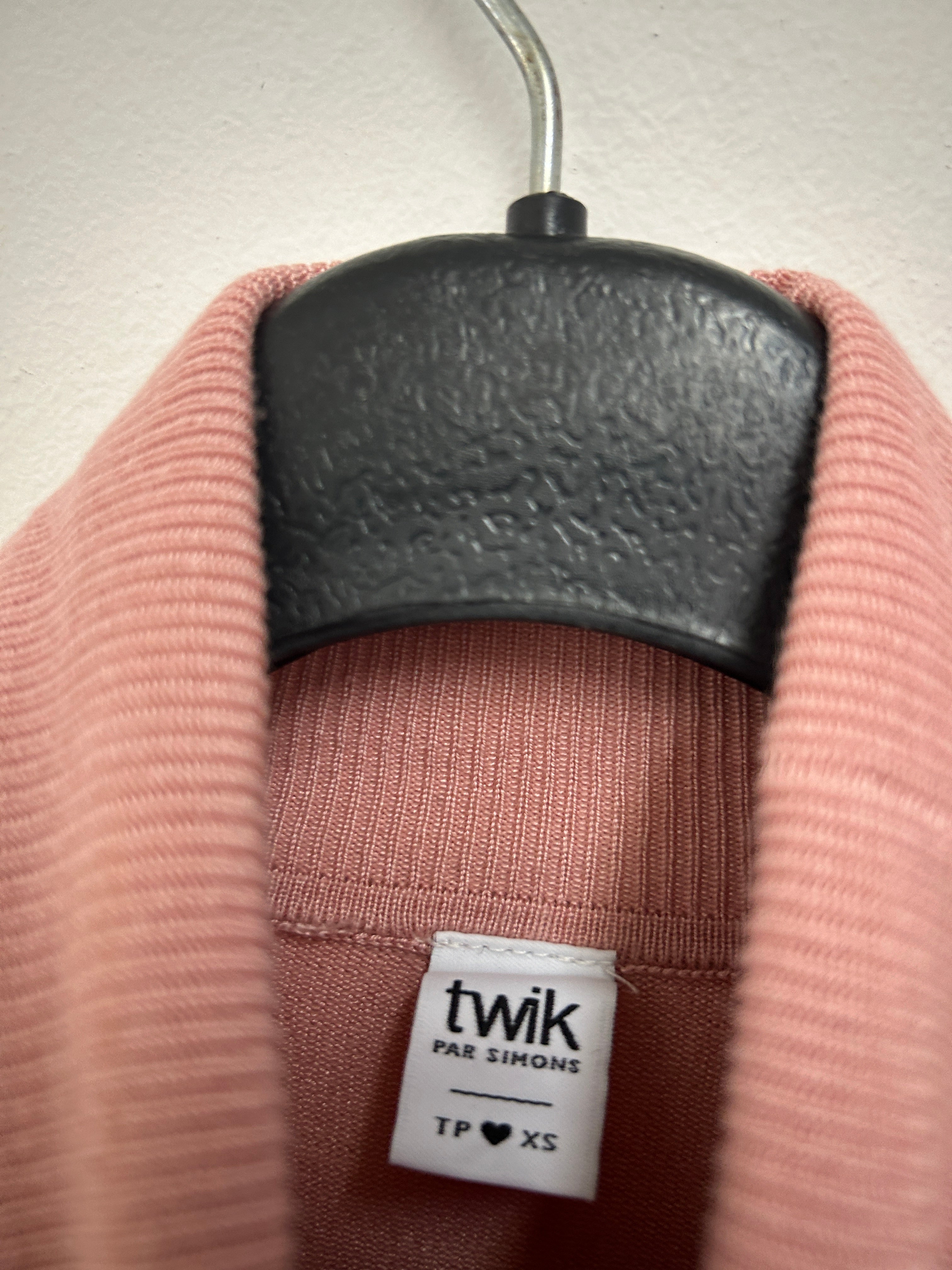 Col roulé rose doux – Twik par Simons