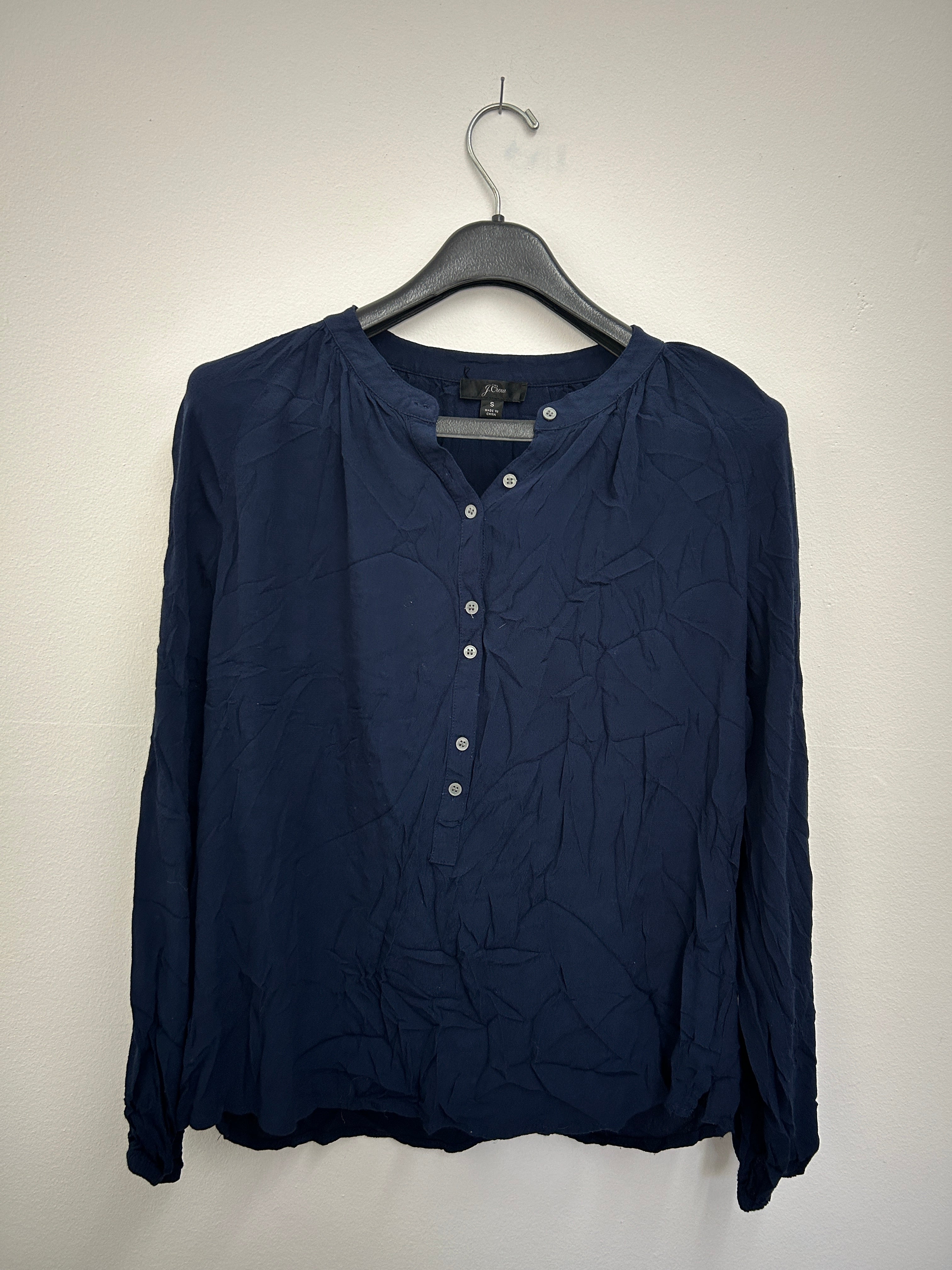 Blouse fluide bleu marine à boutons