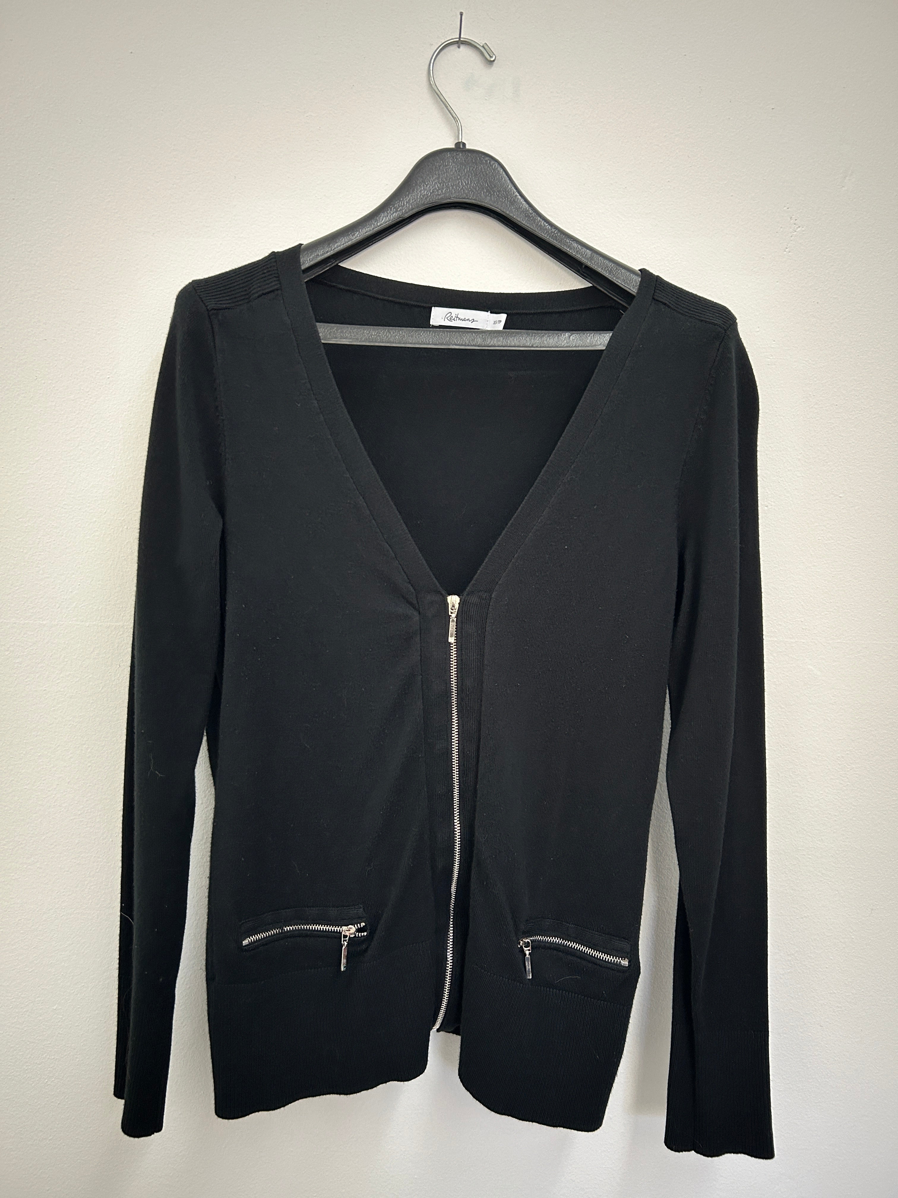 Cardigan noir à fermeture éclair et poches zippées