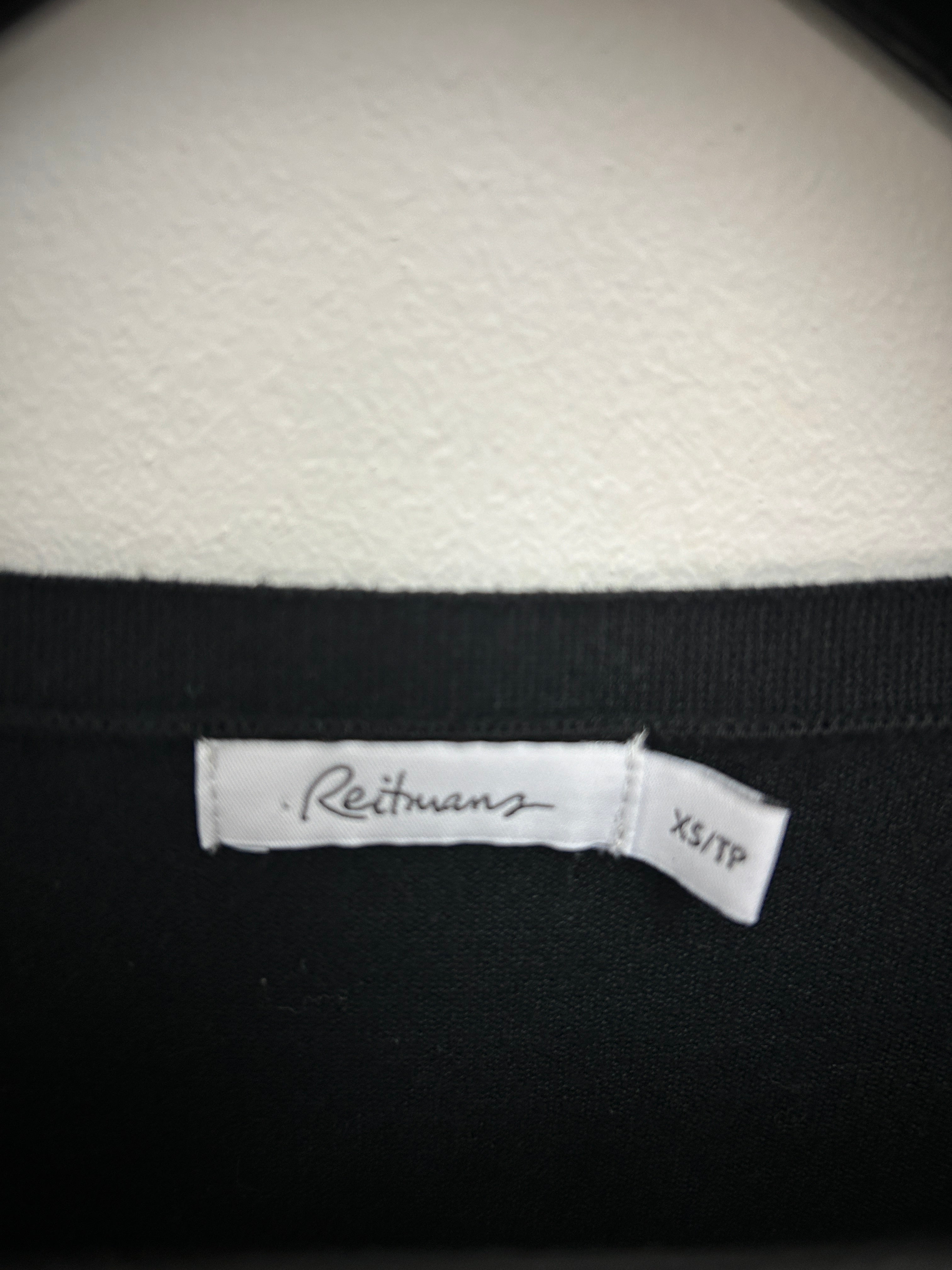 Cardigan noir à fermeture éclair et poches zippées