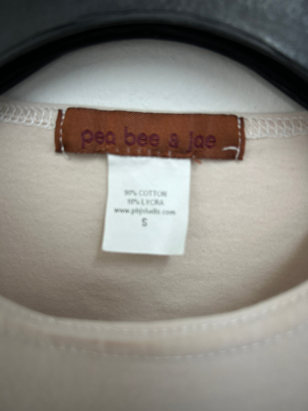 Haut beige à manches ¾