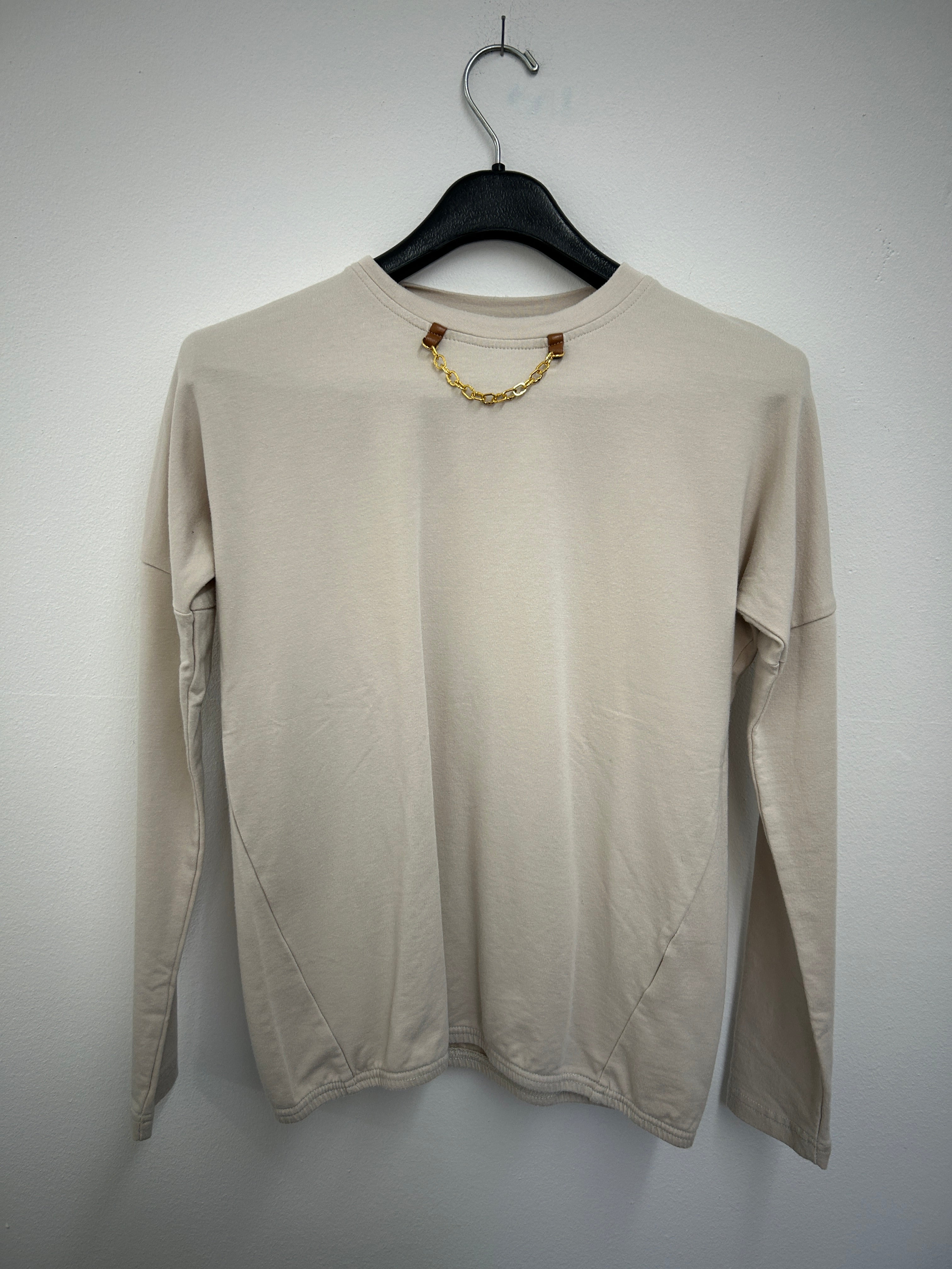 Chandail mince chaine d'or au coup