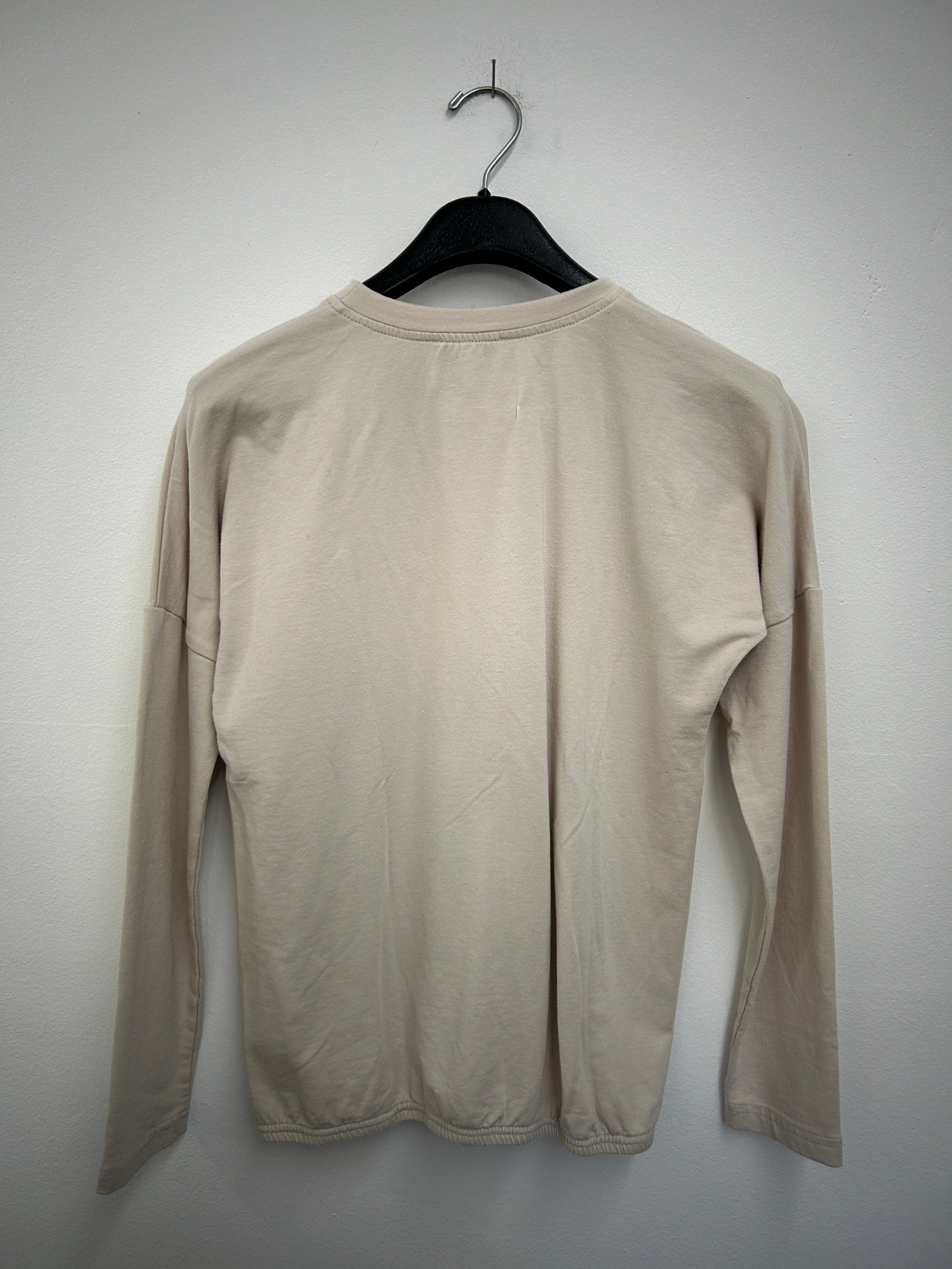 Chandail mince chaine d'or au coup