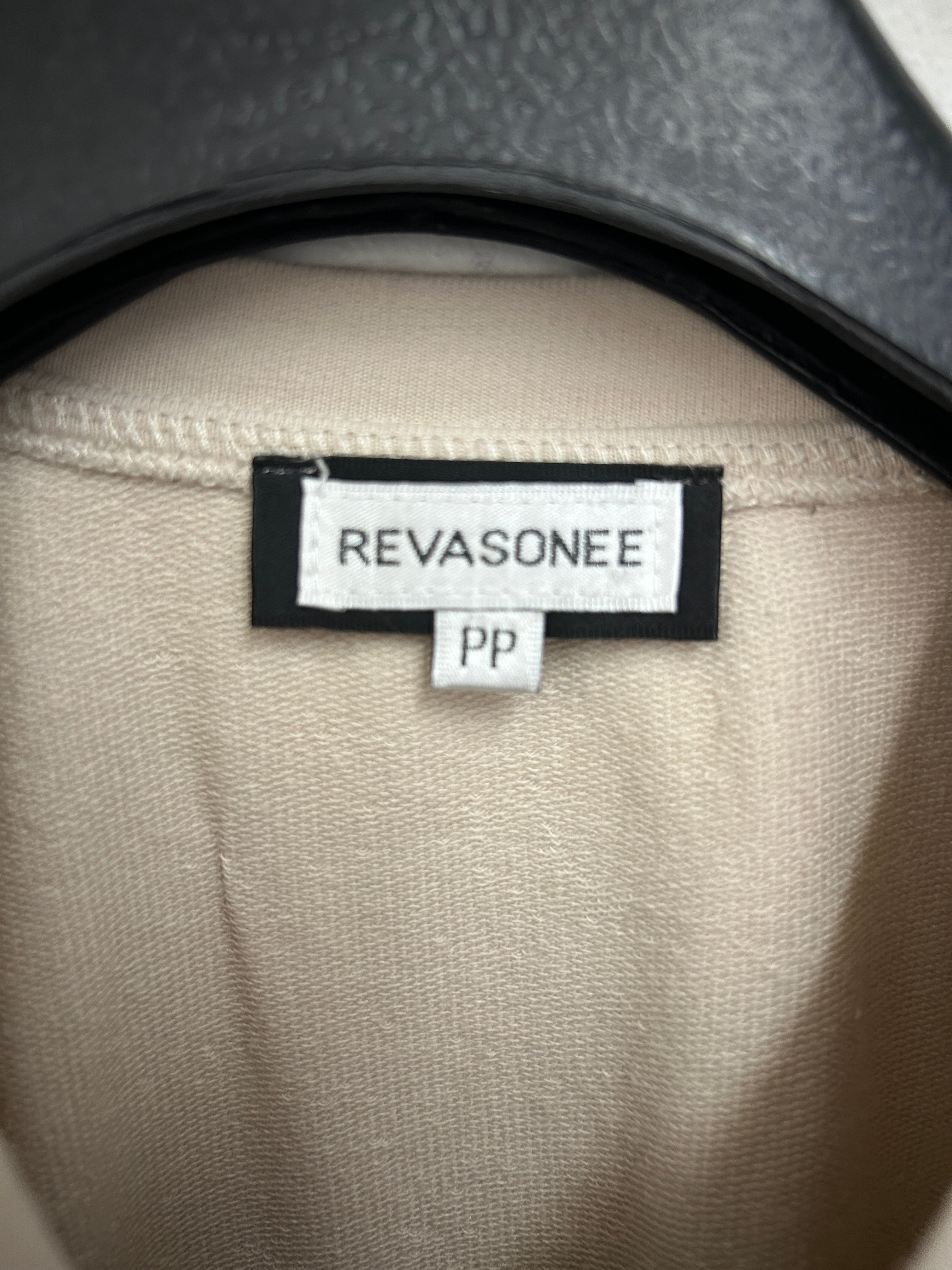 Chandail mince chaine d'or au coup