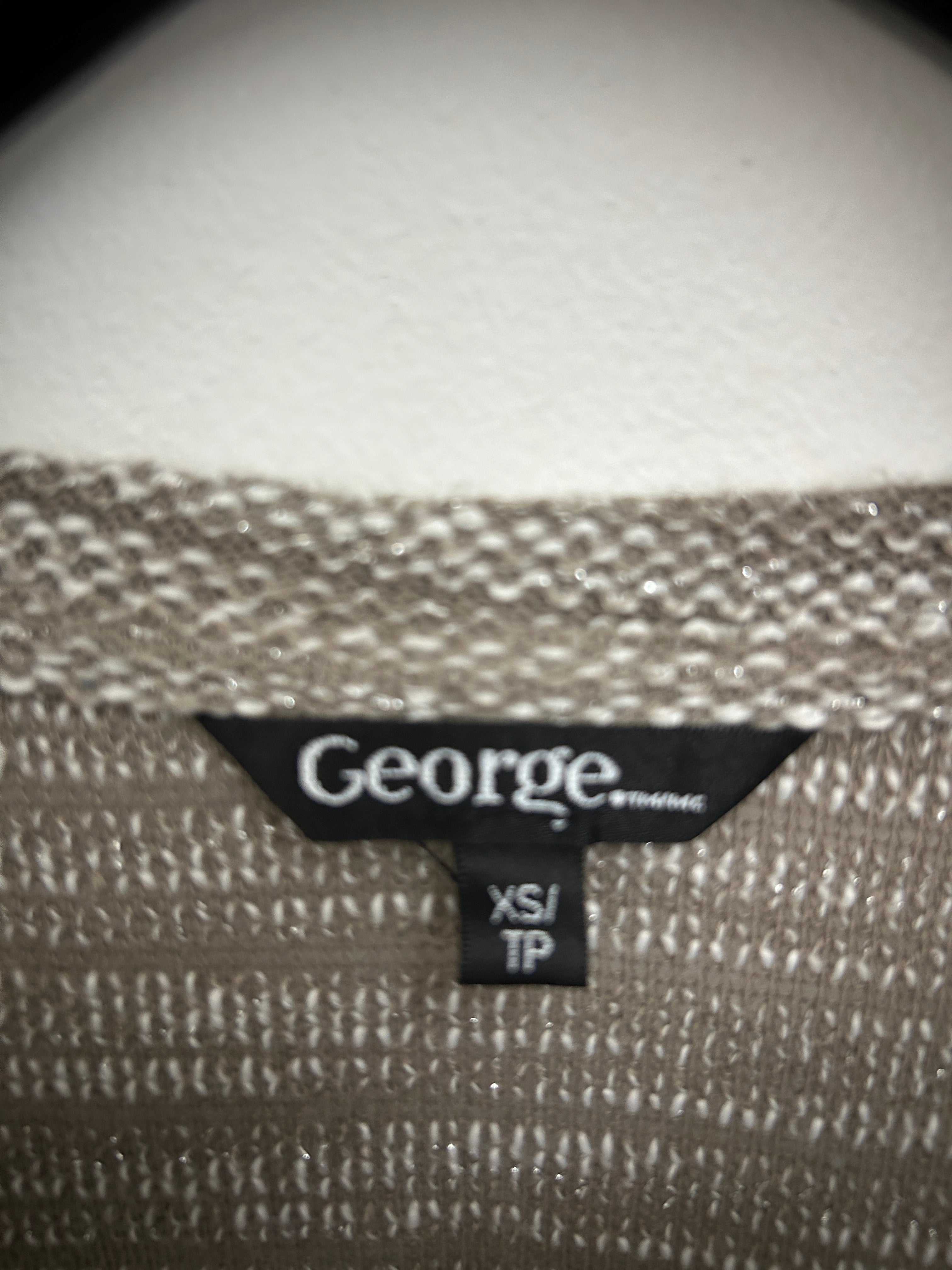 Chandail scintillant brun et argenté