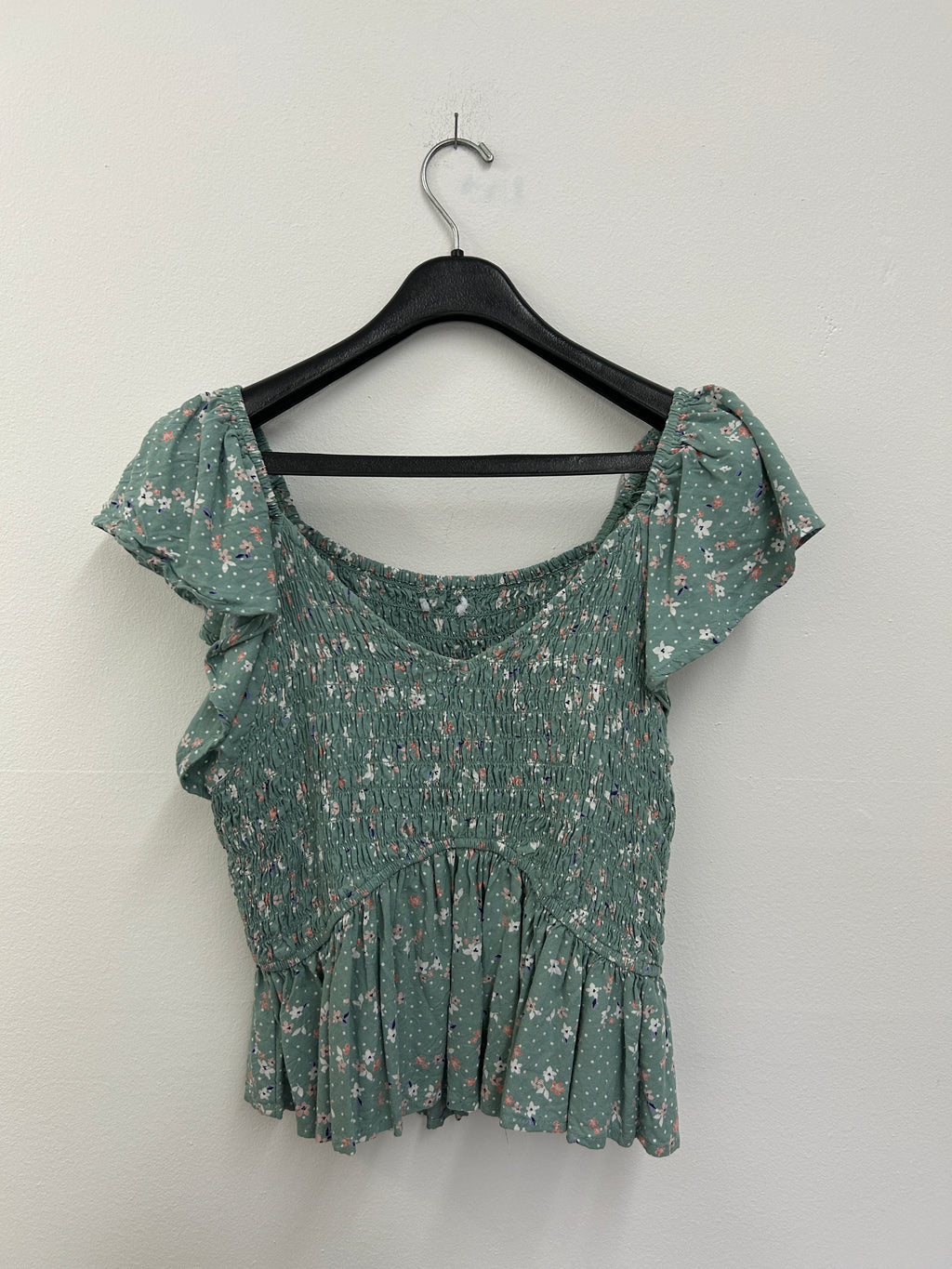 Shirt Courte vert sauge à motifs fleuris