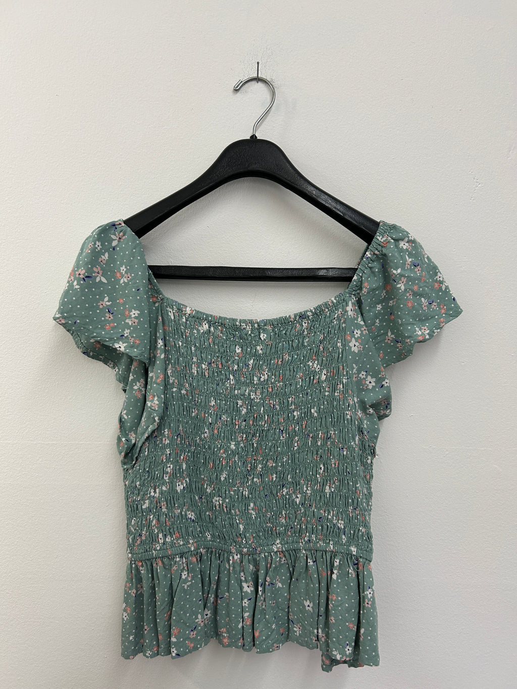 Shirt Courte vert sauge à motifs fleuris