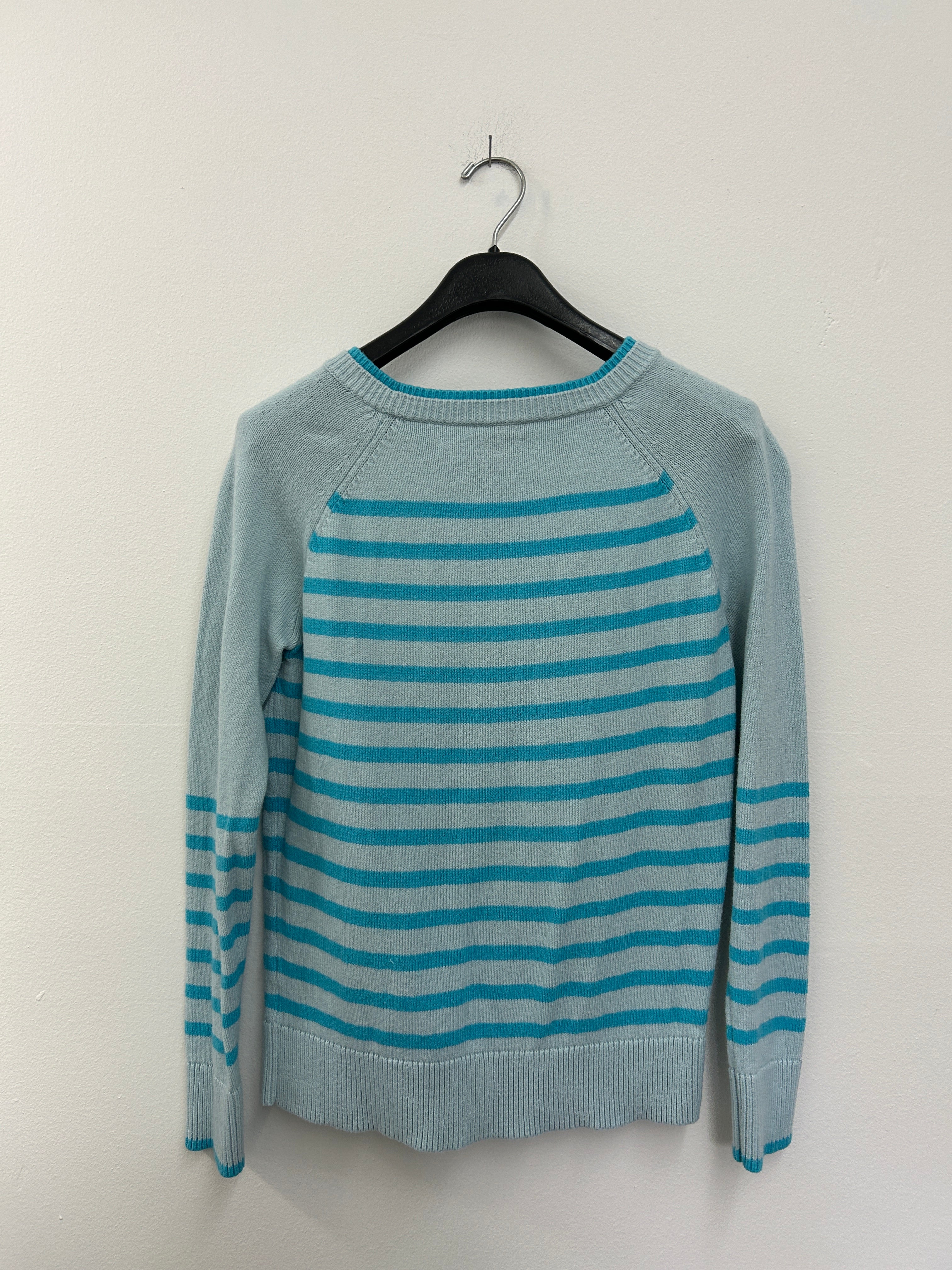 Chandail à rayures bleu clair
