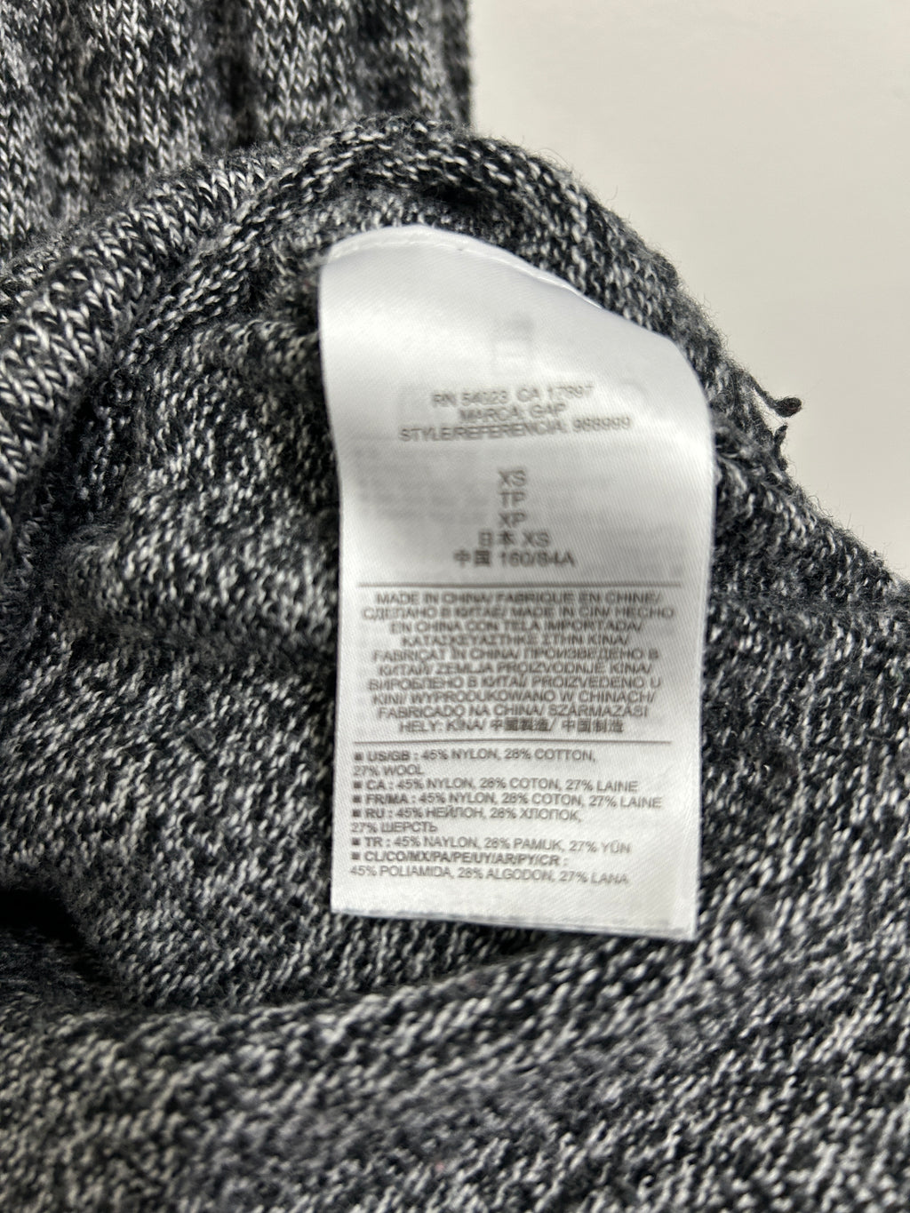 Chandail gris chiné à manches longues brillant