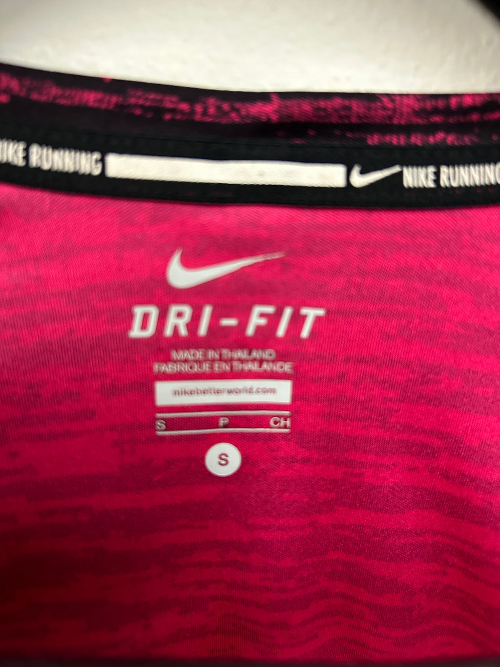 T-shirt sport Dri-FIT rose et noir