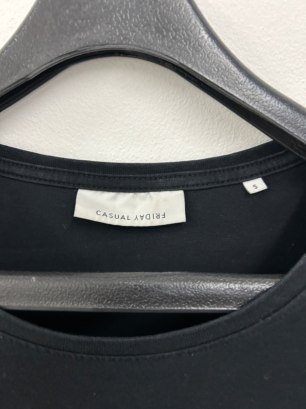 Chandail noir à manches longues