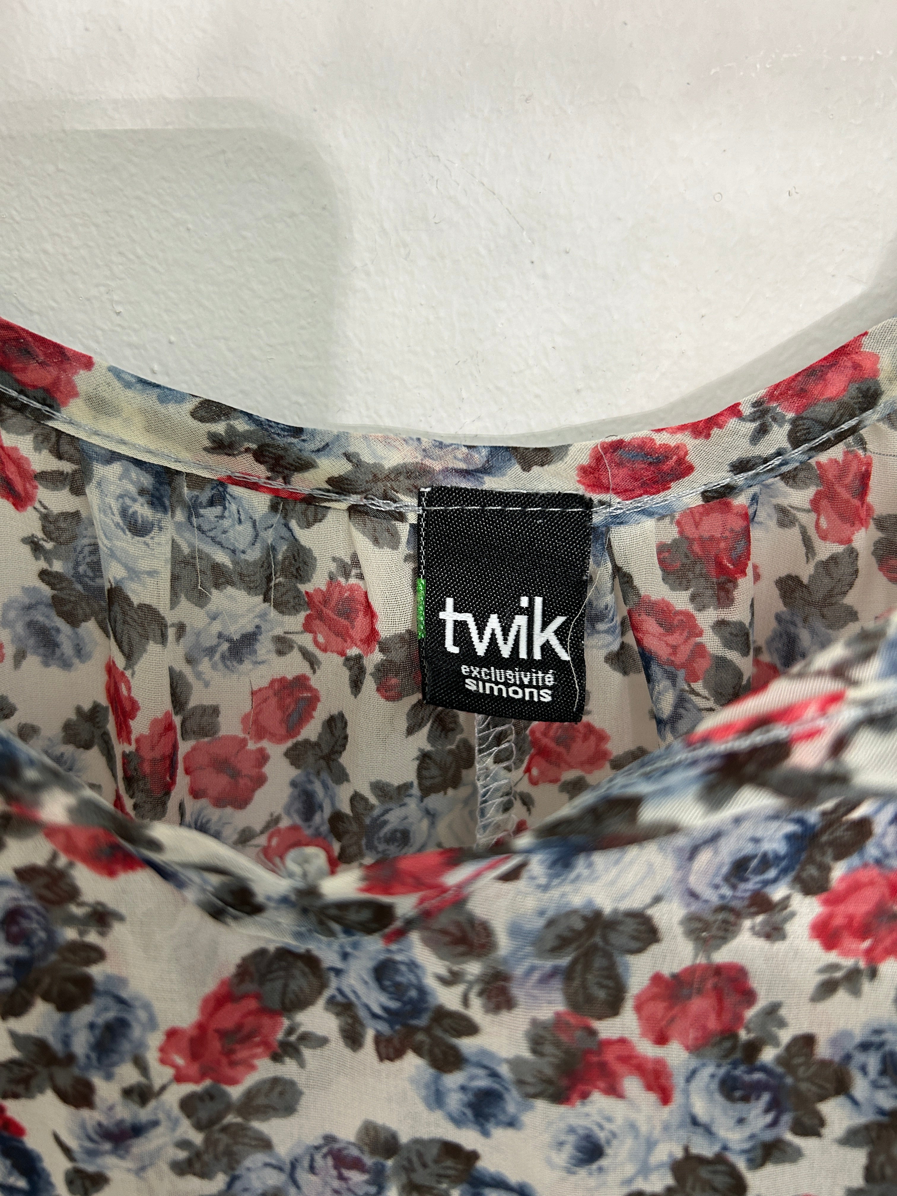 Blouse fleurie transparente