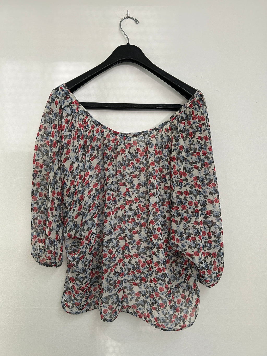 Blouse fleurie transparente