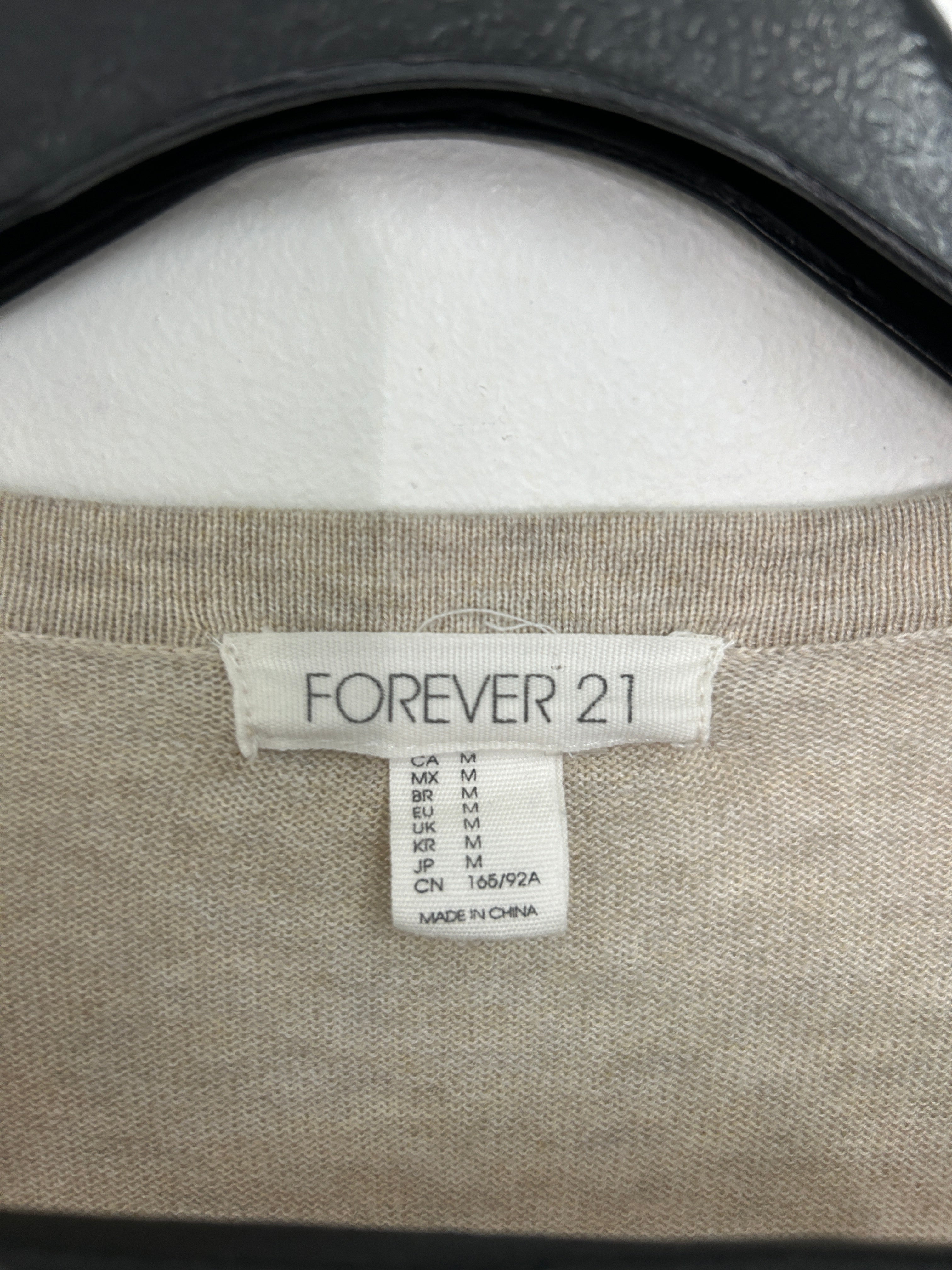 Cardigan beige classique à boutons