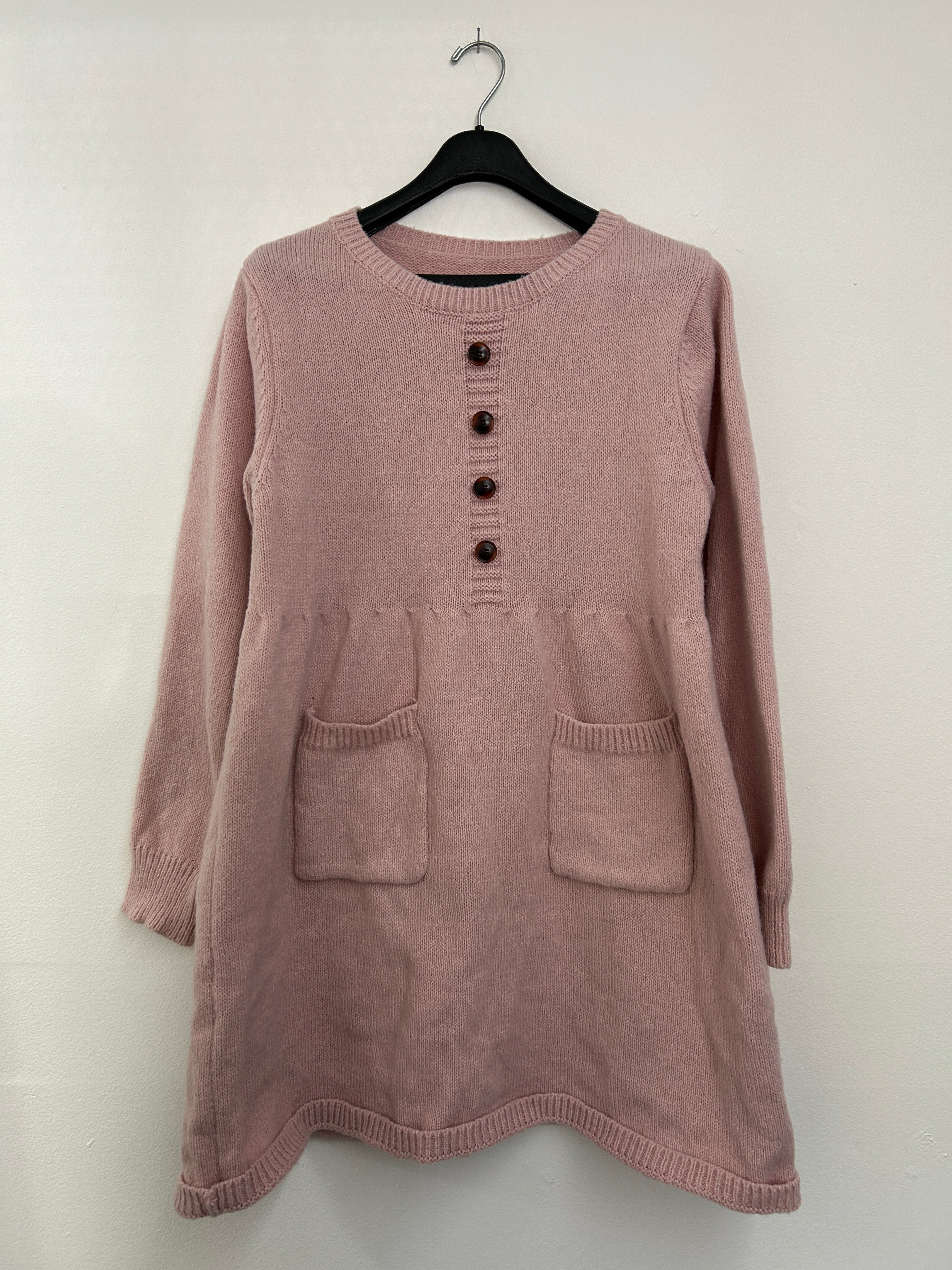 Robe tricot rose pâle à boutons