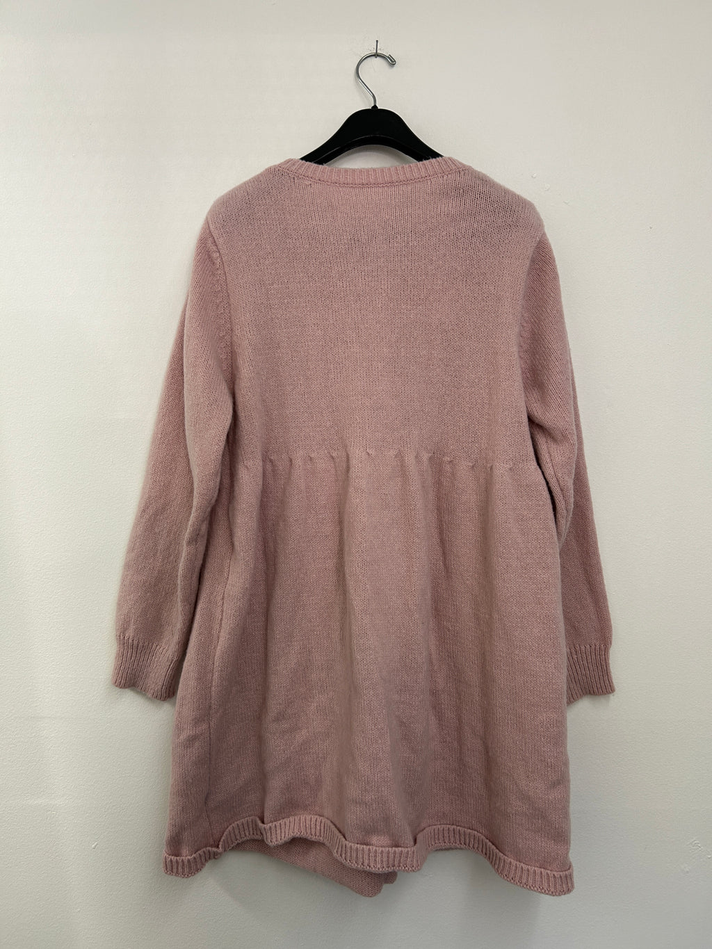 Robe tricot rose pâle à boutons