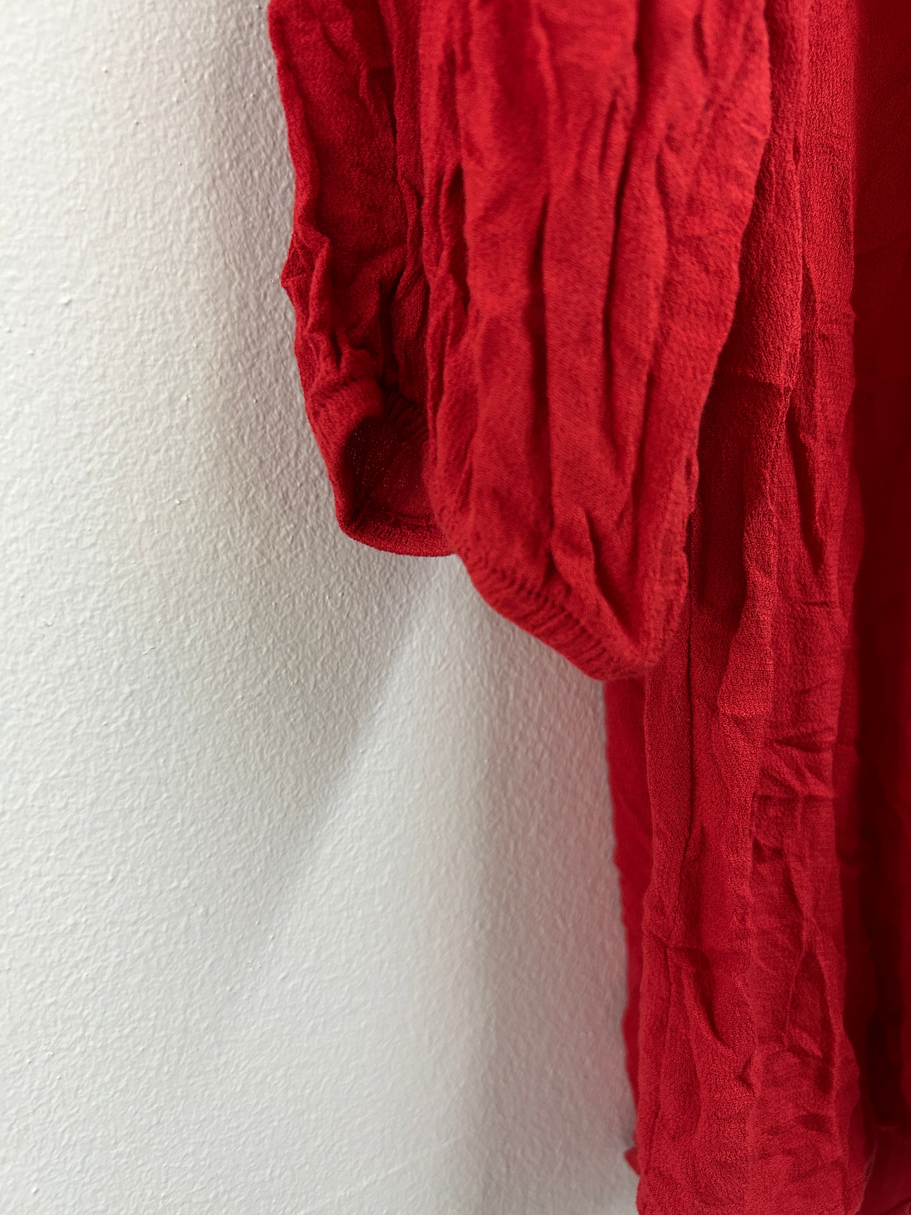 Blouse ample rouge froncée