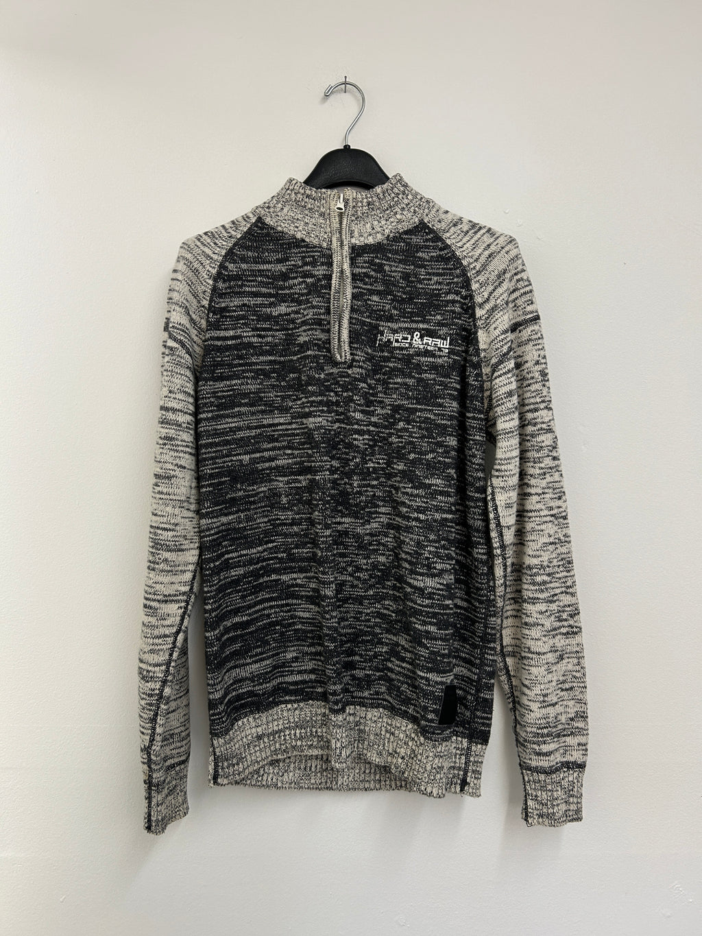 chandail-zippe-gris-chine