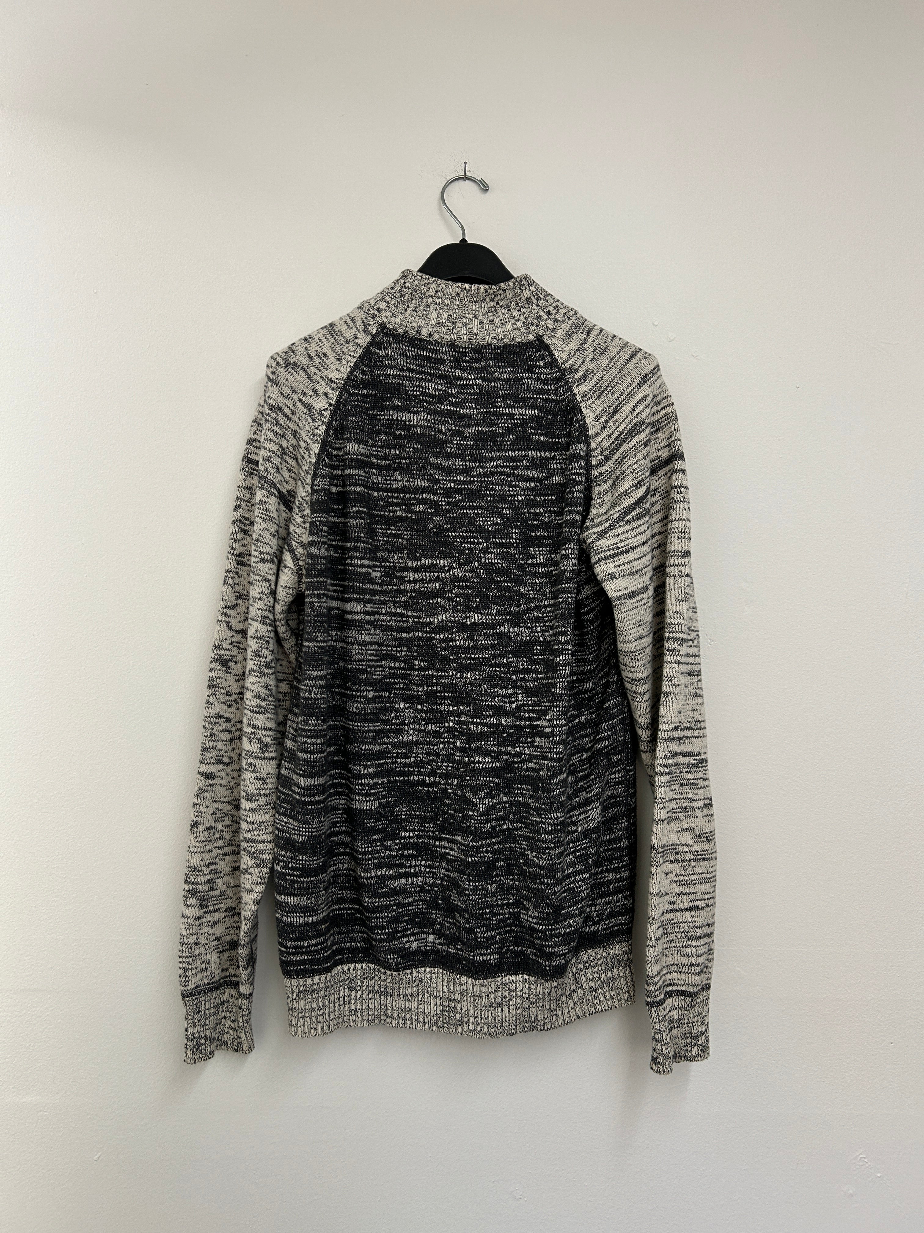 chandail-zippe-gris-chine