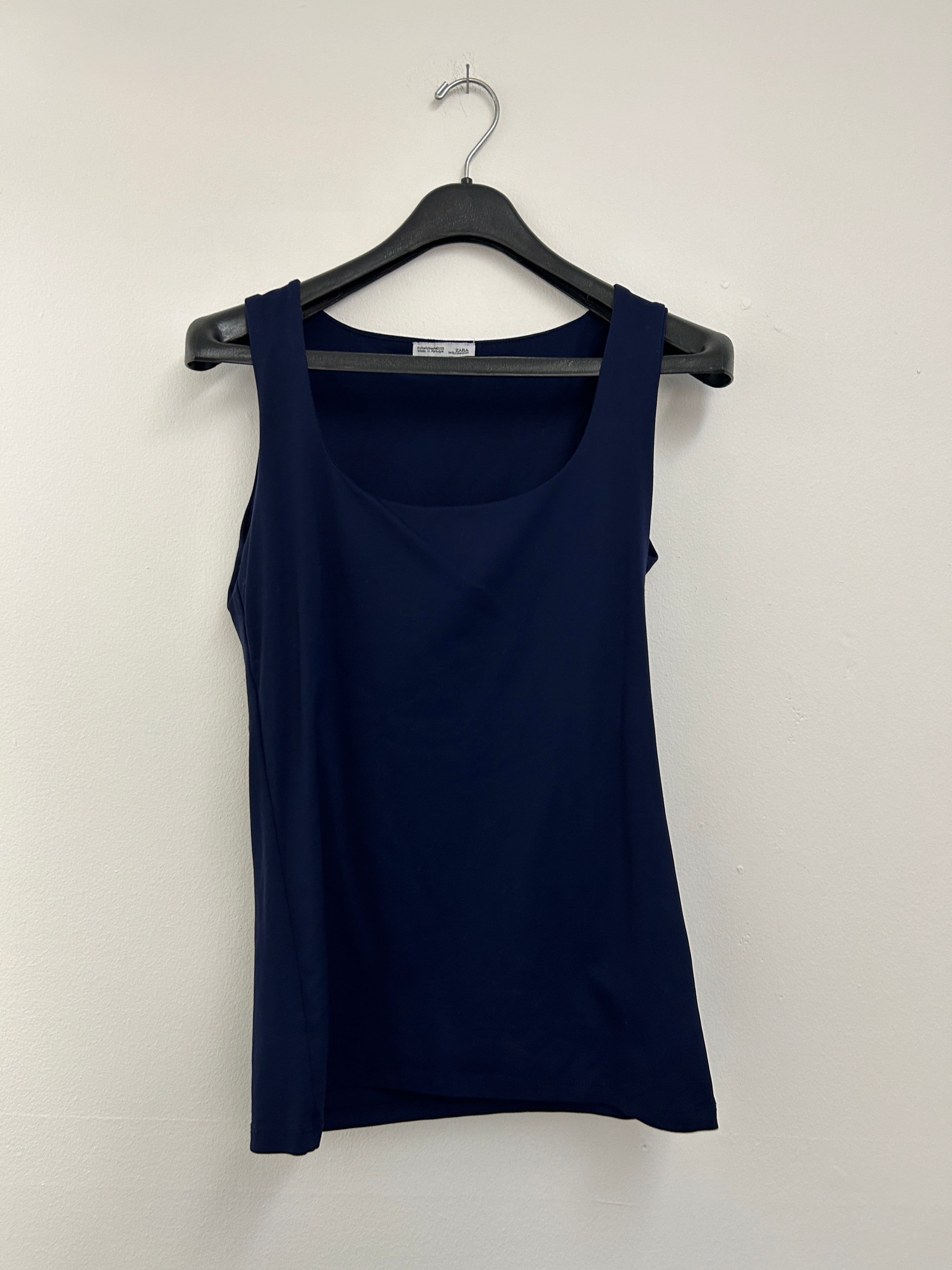 Camisole bleu marine minimaliste