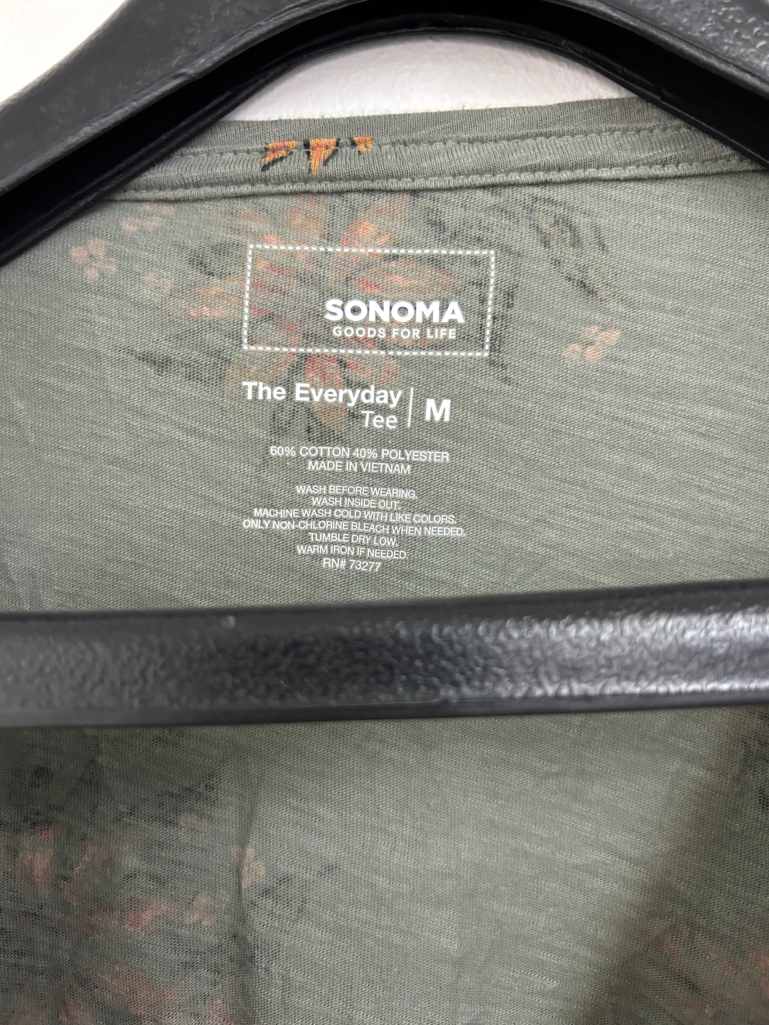 Green sweater with orange flowers – SONOMA