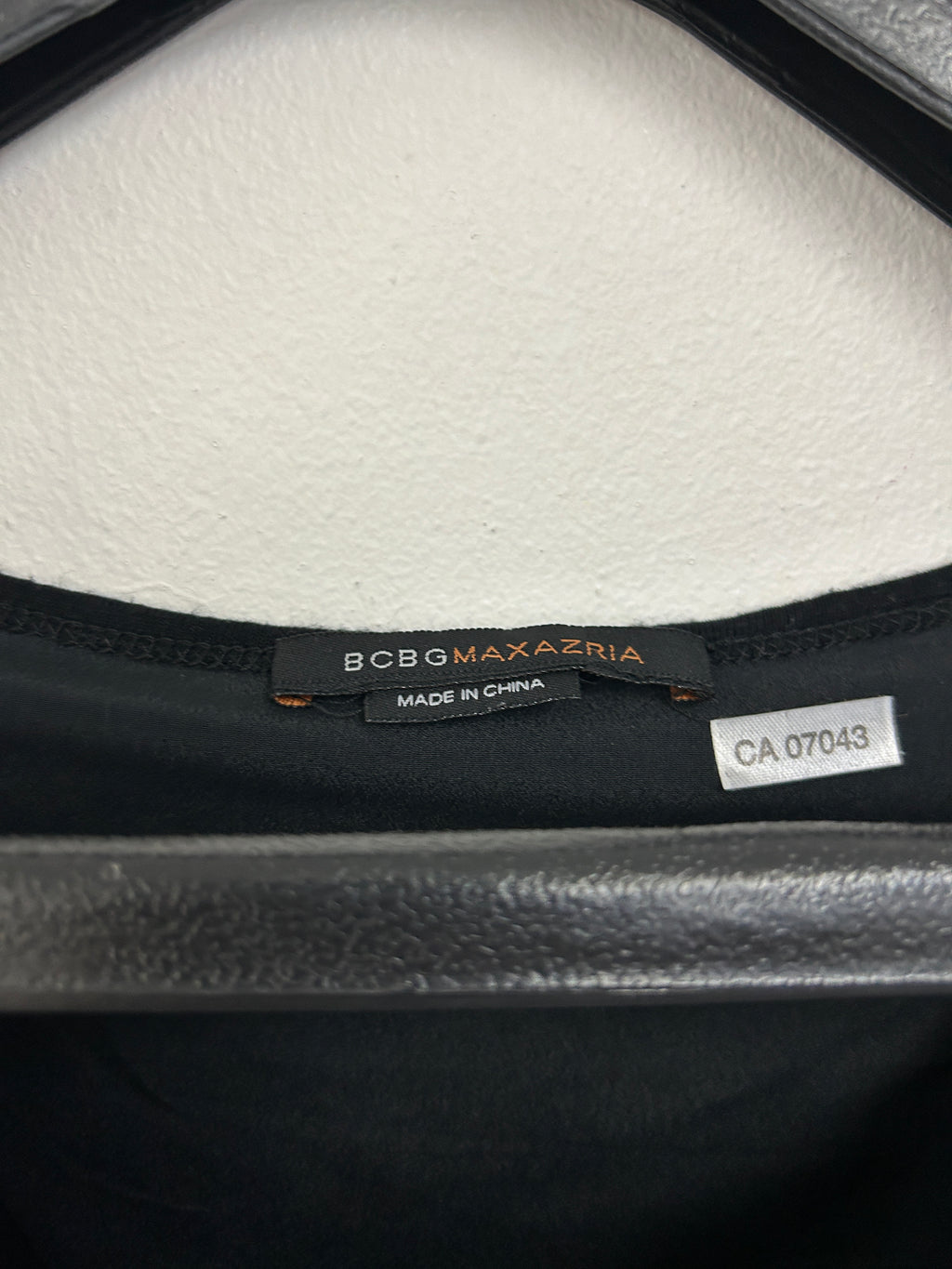 Chandail noir fluide – BCBG Max Azria