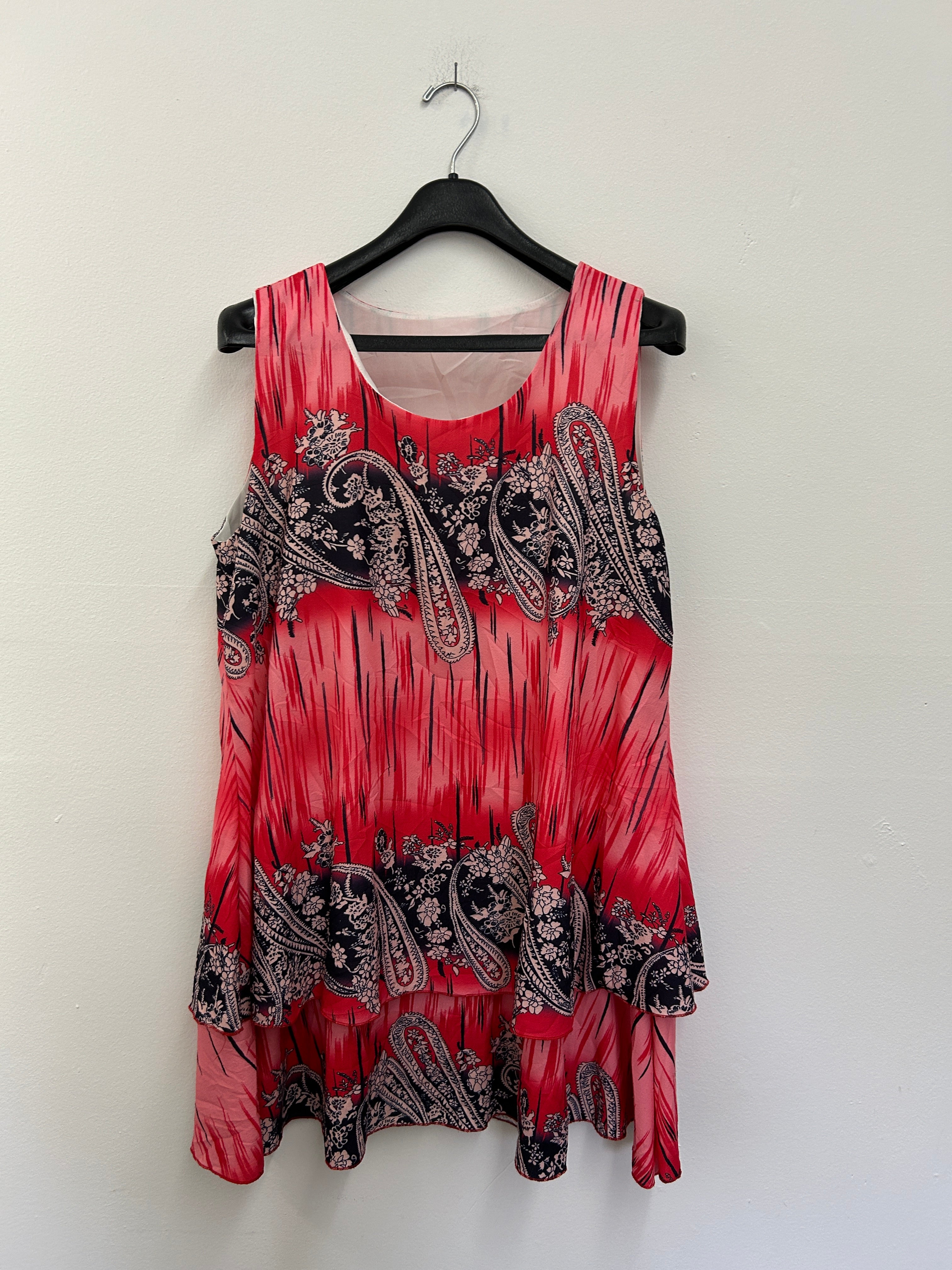 Haut sans manches rouge à imprimé cachemire