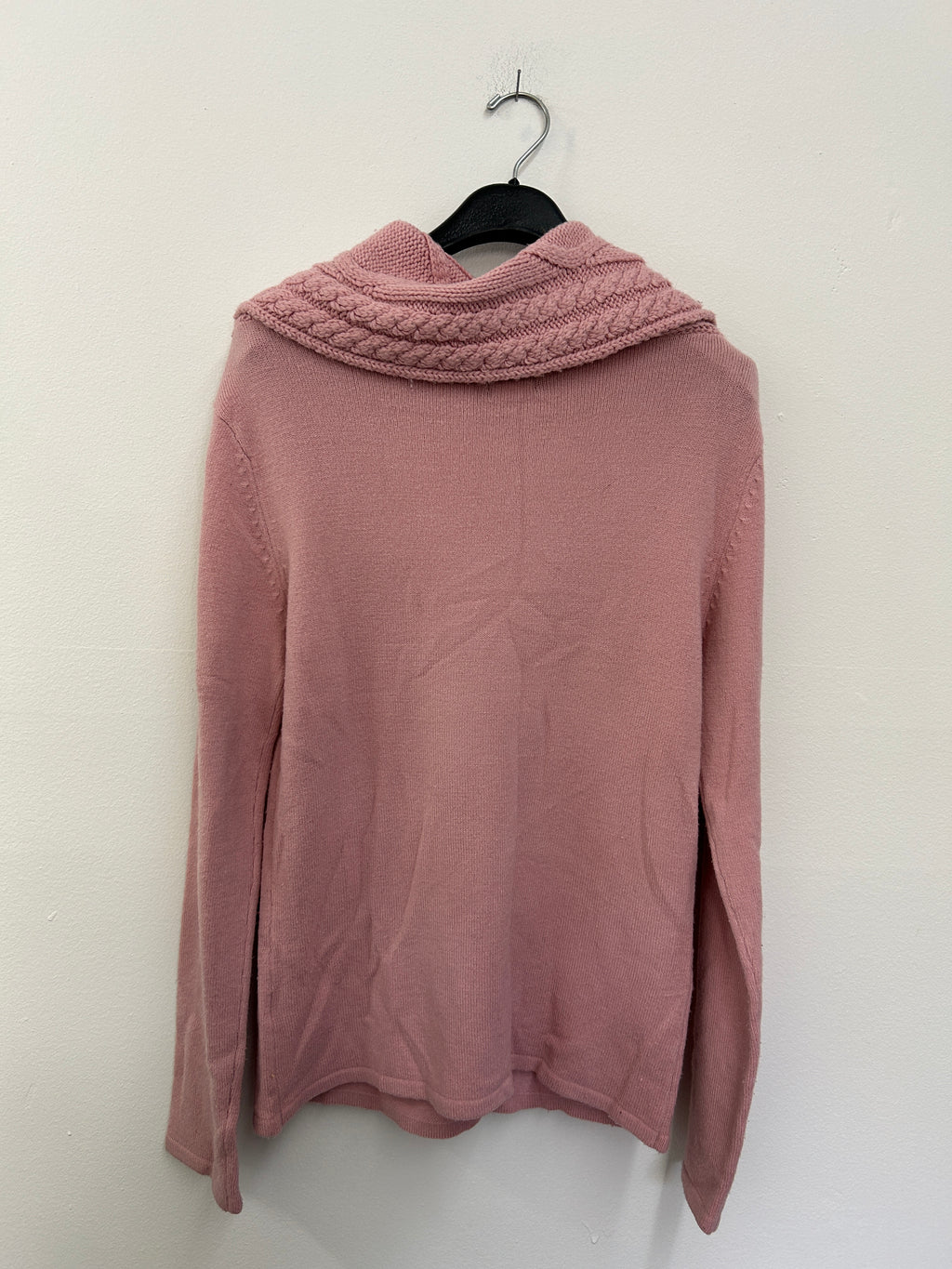 Chandail rose à grand col tricoté – Garoche Collection