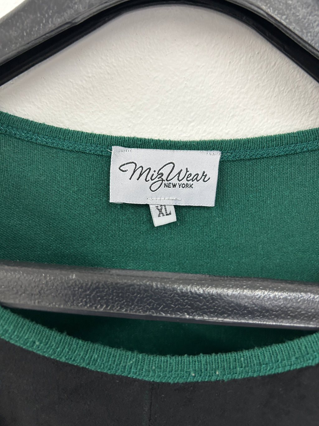 Chandail vert foret une texture spandex au devant