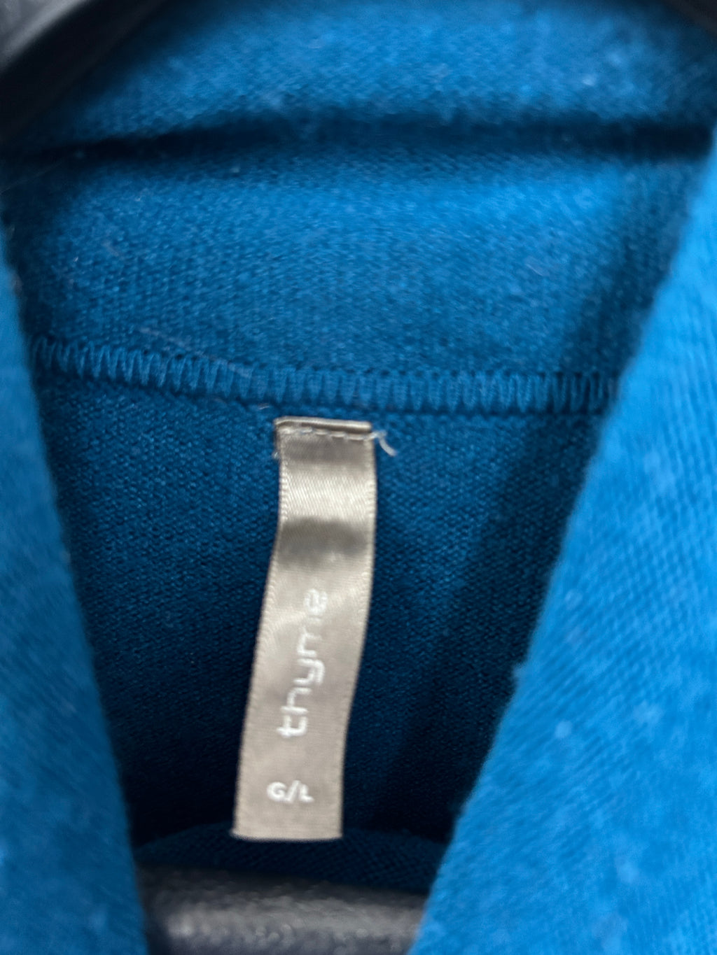 Chandail doux col rouler zipper sur le side