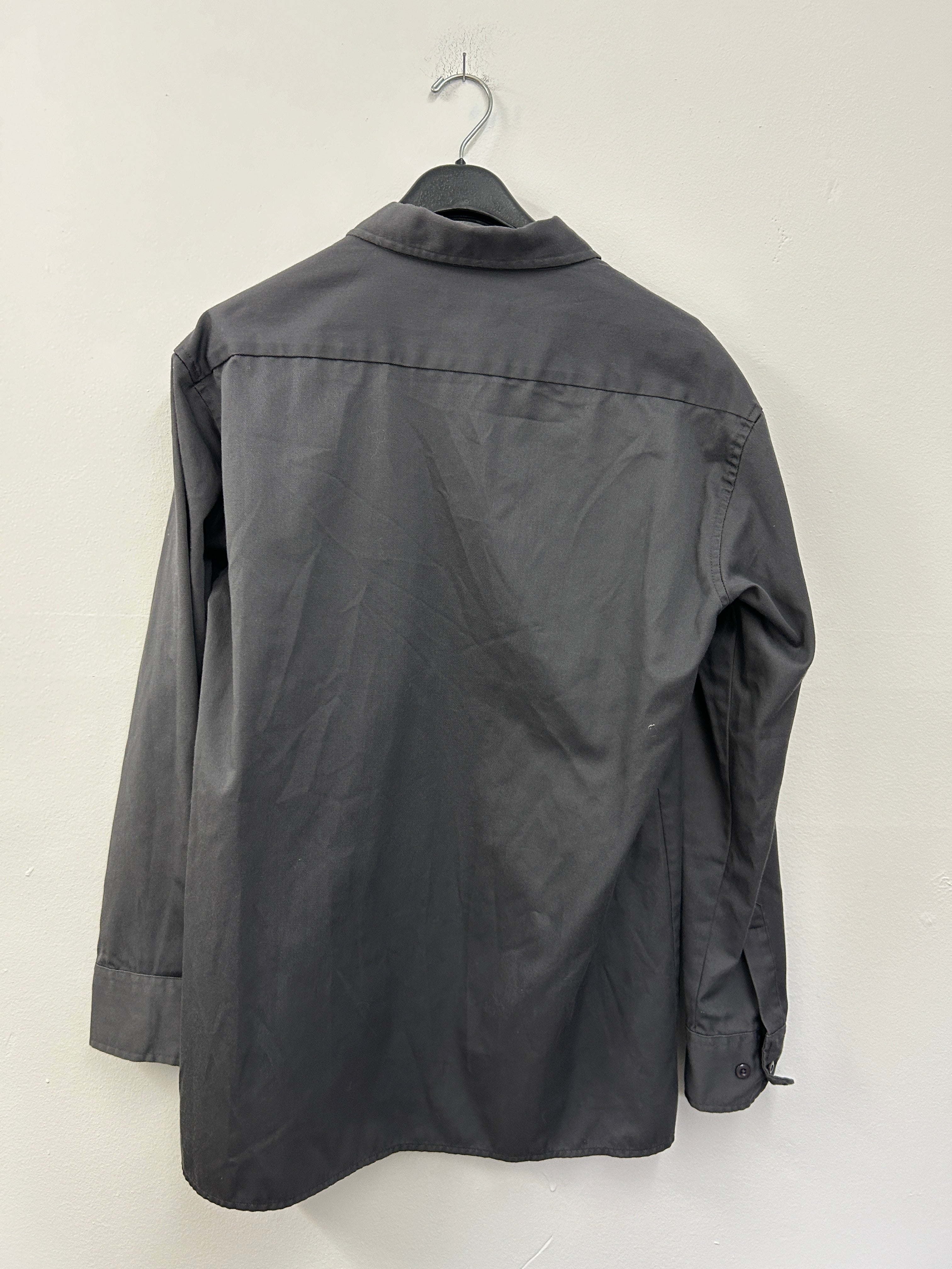 chemise-grise-a-poches-ardene