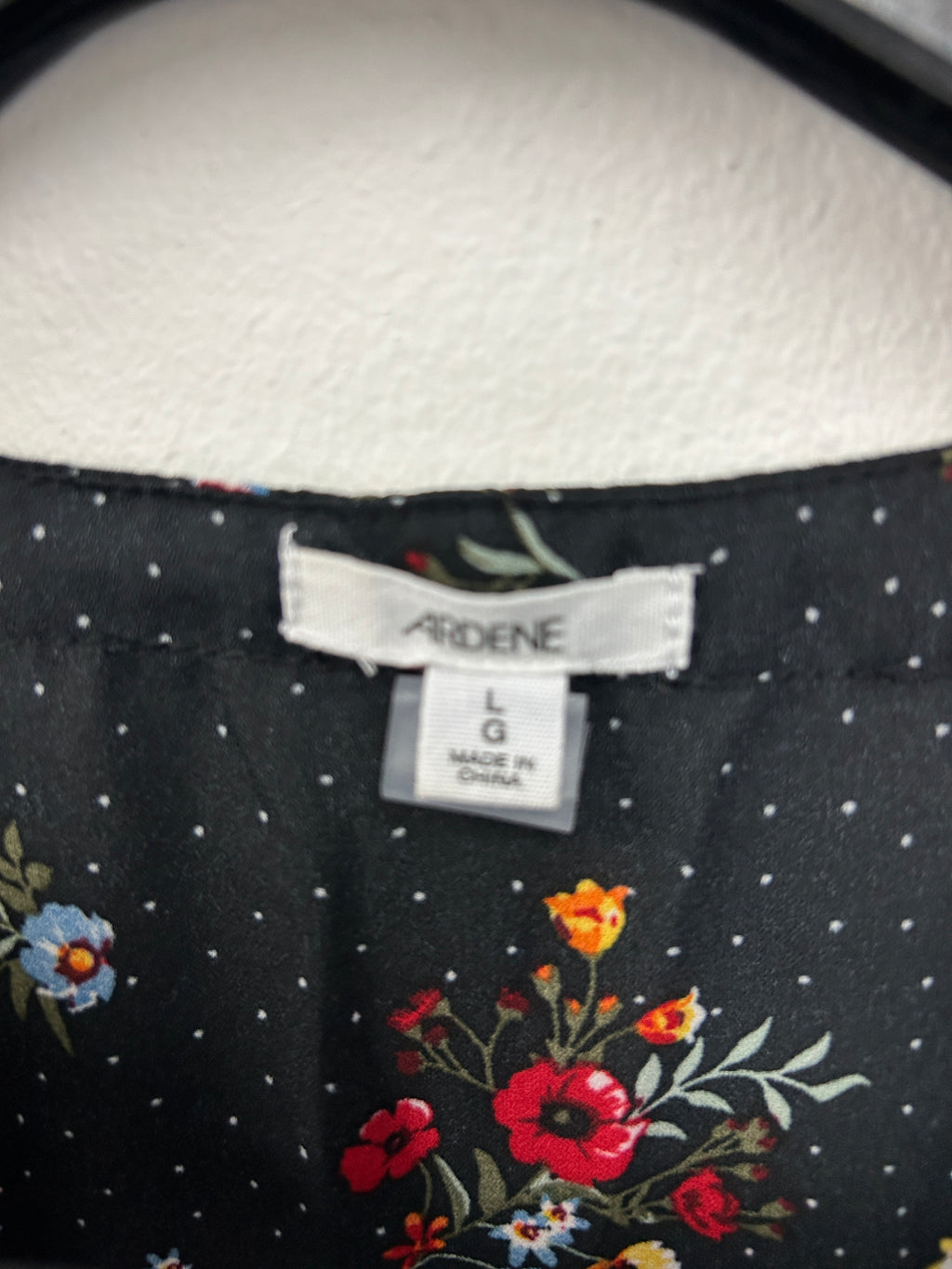 Blouse fleury à poids blanc avec zipper au coup