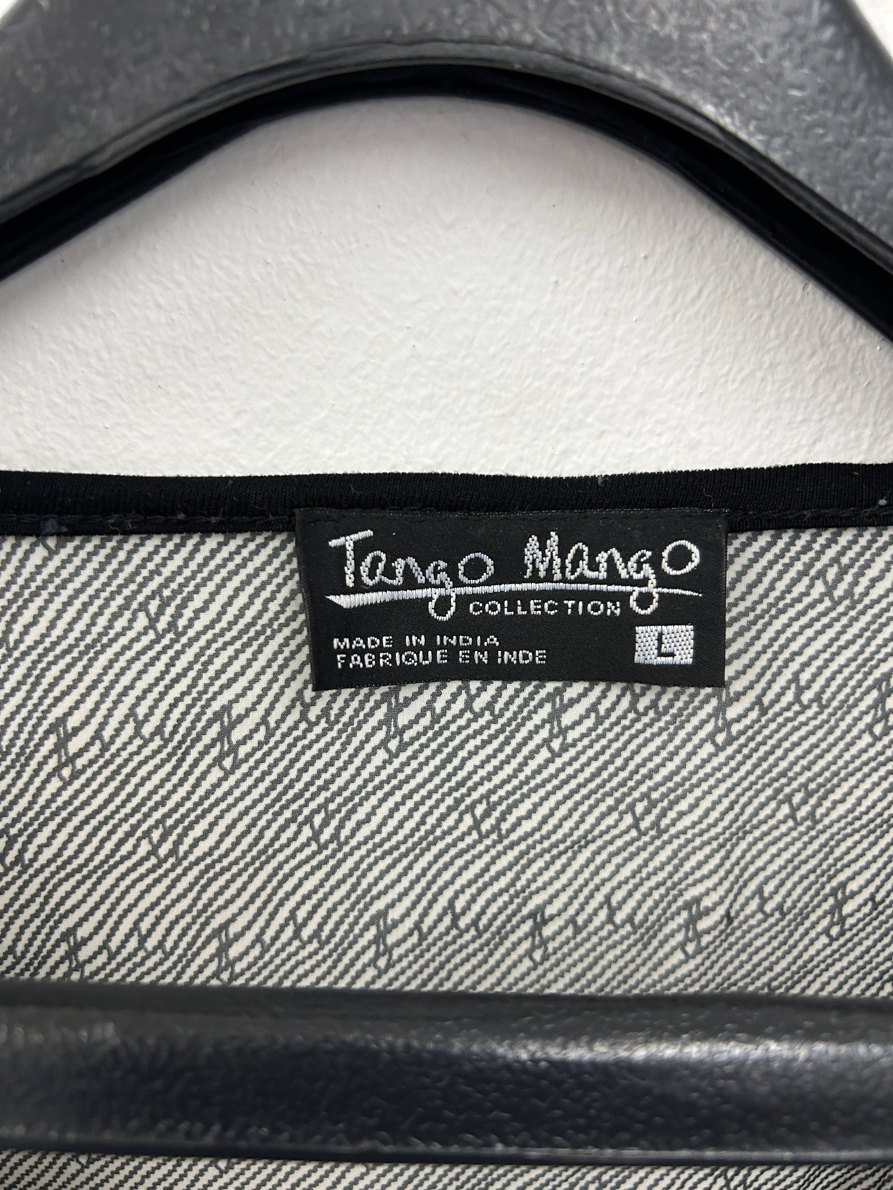 Haut noir à imprimé femme et col en V – Tango Mango