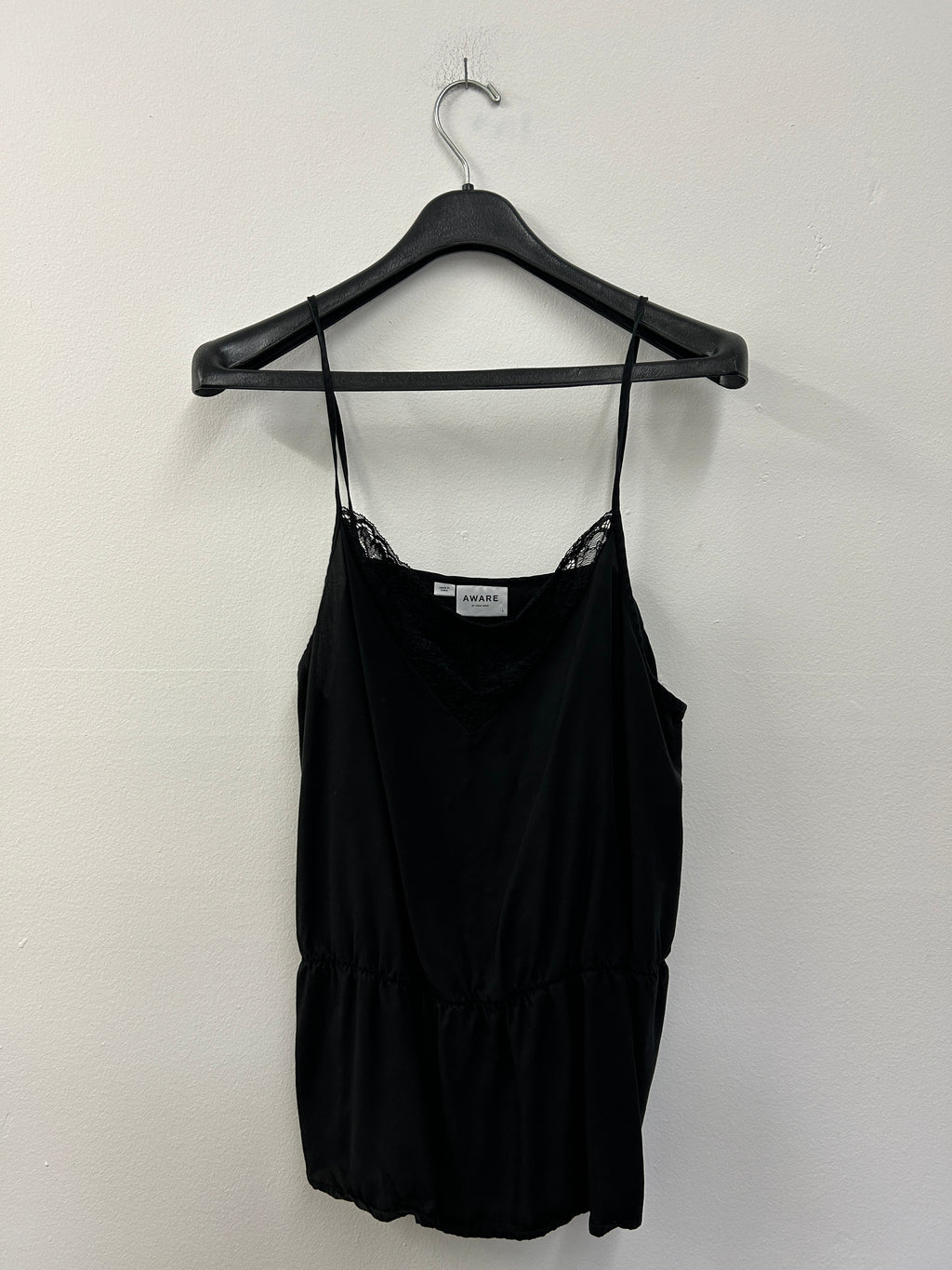 Camisole jupes motif trou au centre en V