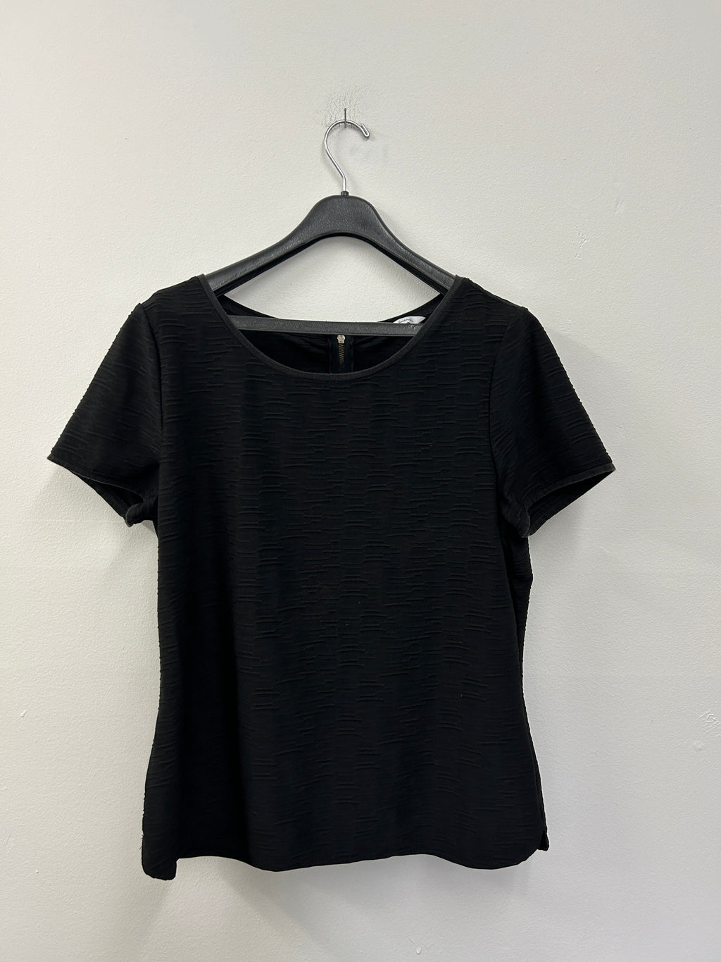 Haut noir texturé à manches courtes – Reitmans