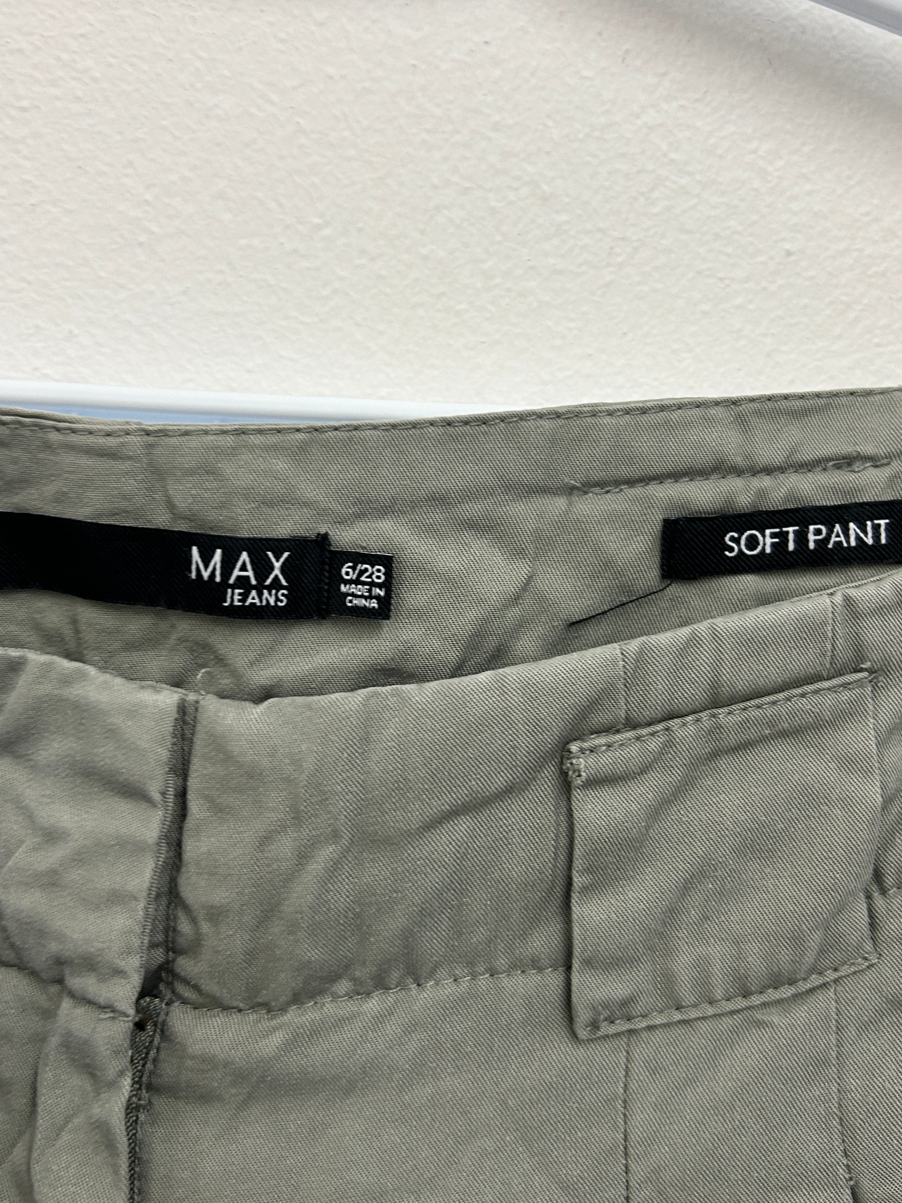 Pantalon kaki style décontracté à pinces