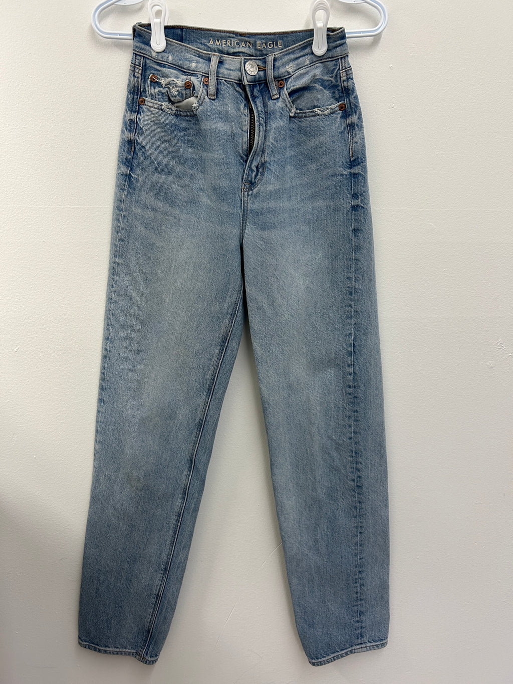 Jean droit bleu clair à taille haute – American Eagle