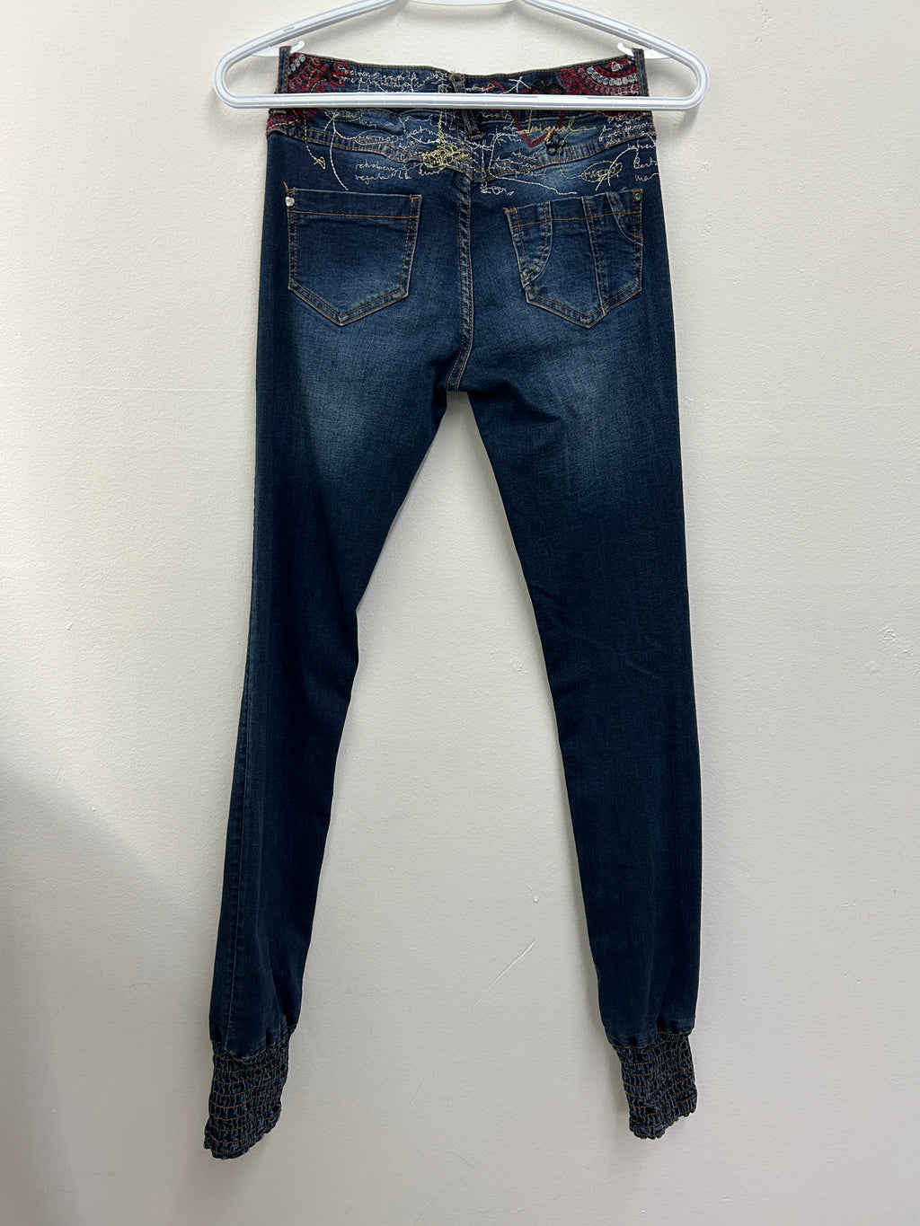 Jean skinny bleu foncé brodé à taille basse – Desigual