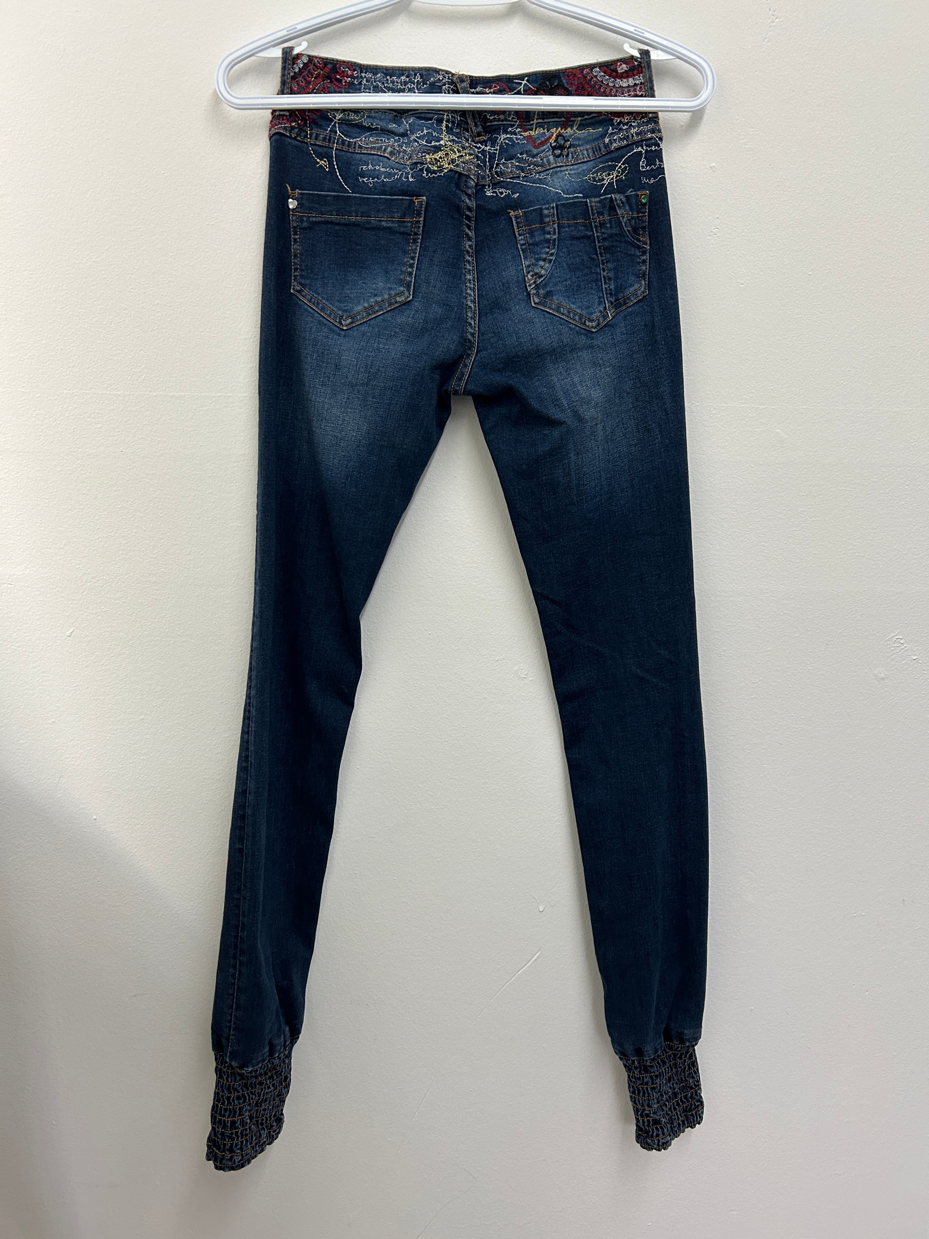 Jean skinny bleu foncé brodé à taille basse – Desigual
