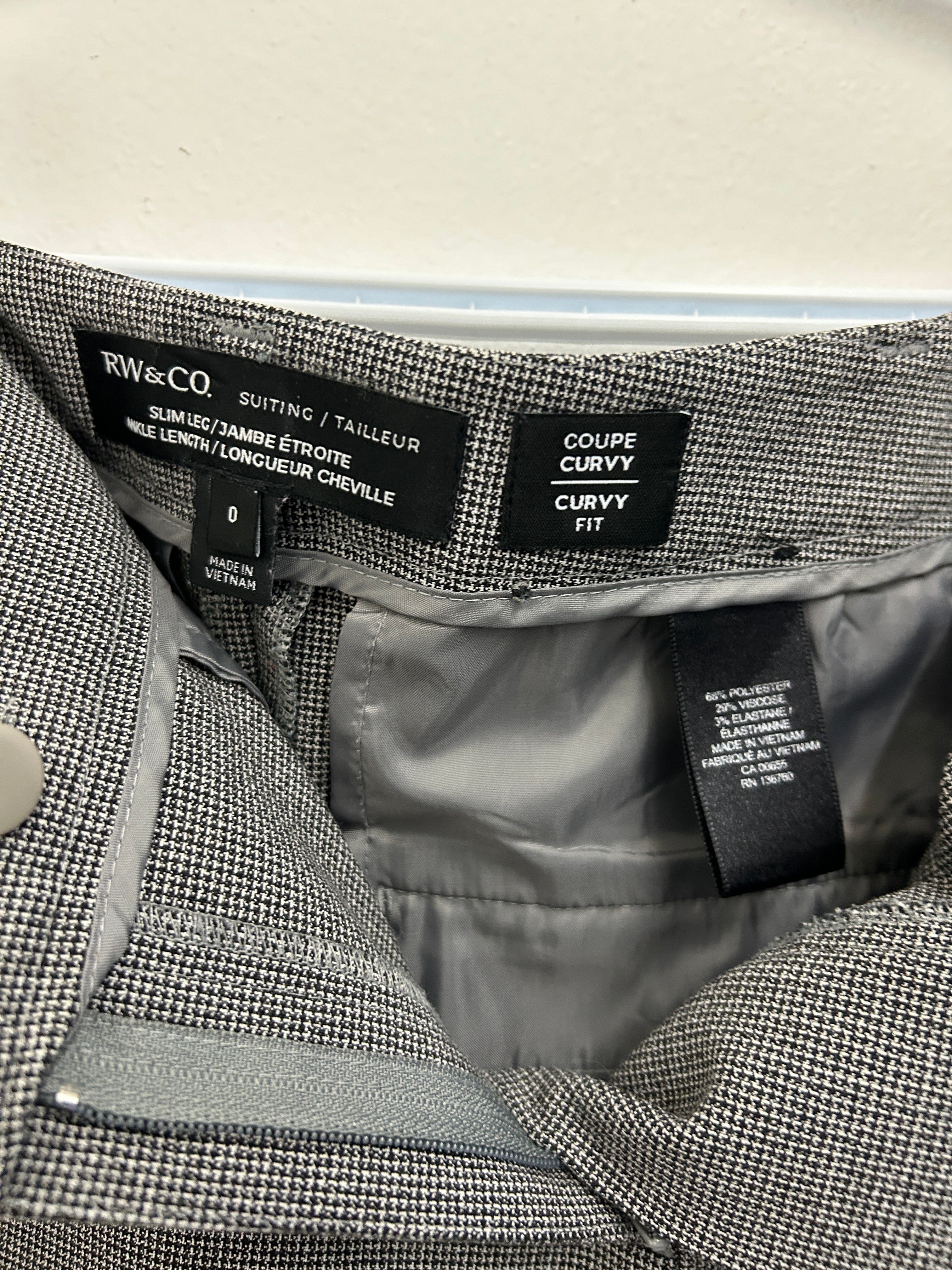 Pantalon habillé gris coupe curvy – RW&CO.