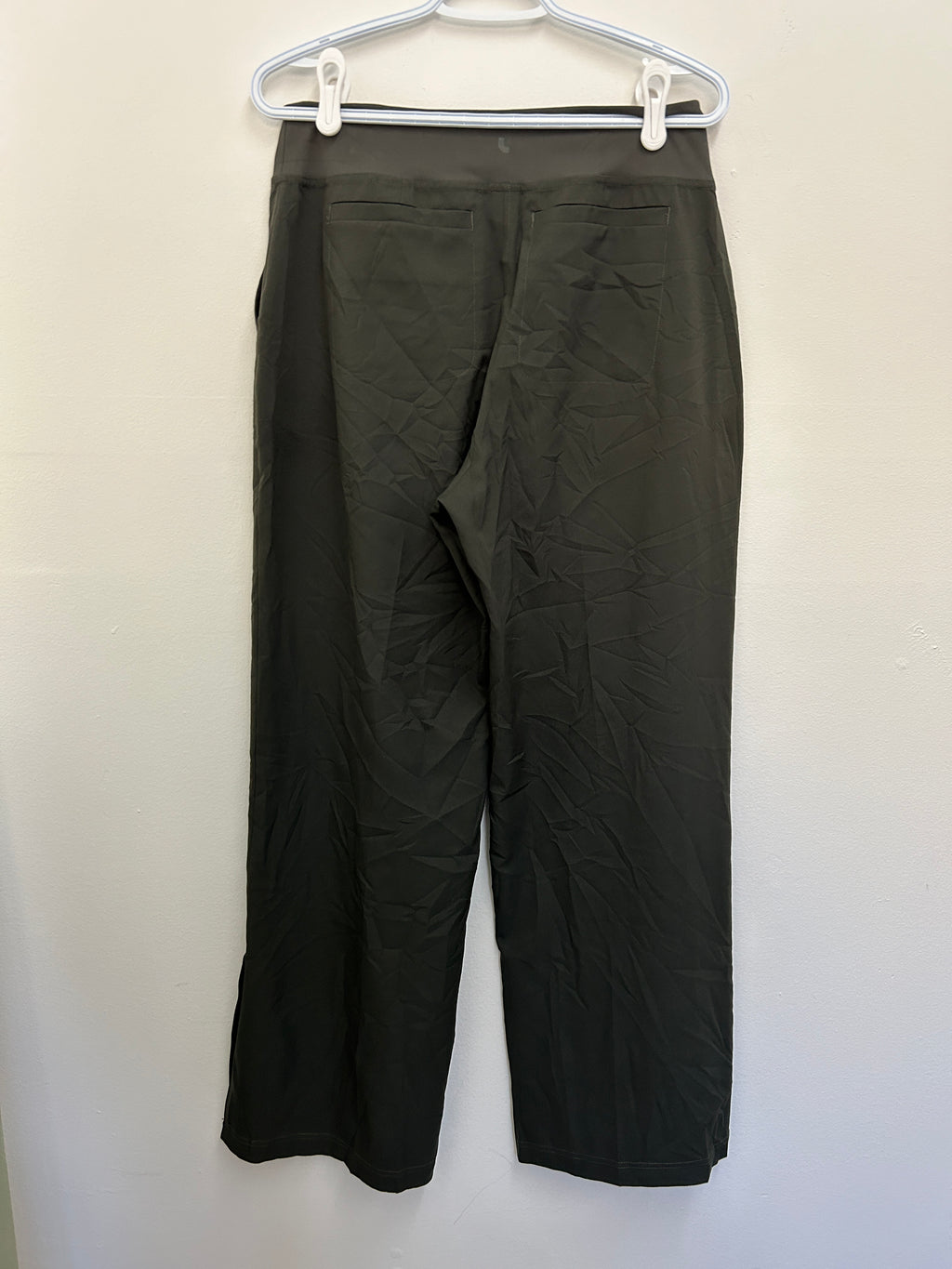 Pantalon droit kaki – Lolë