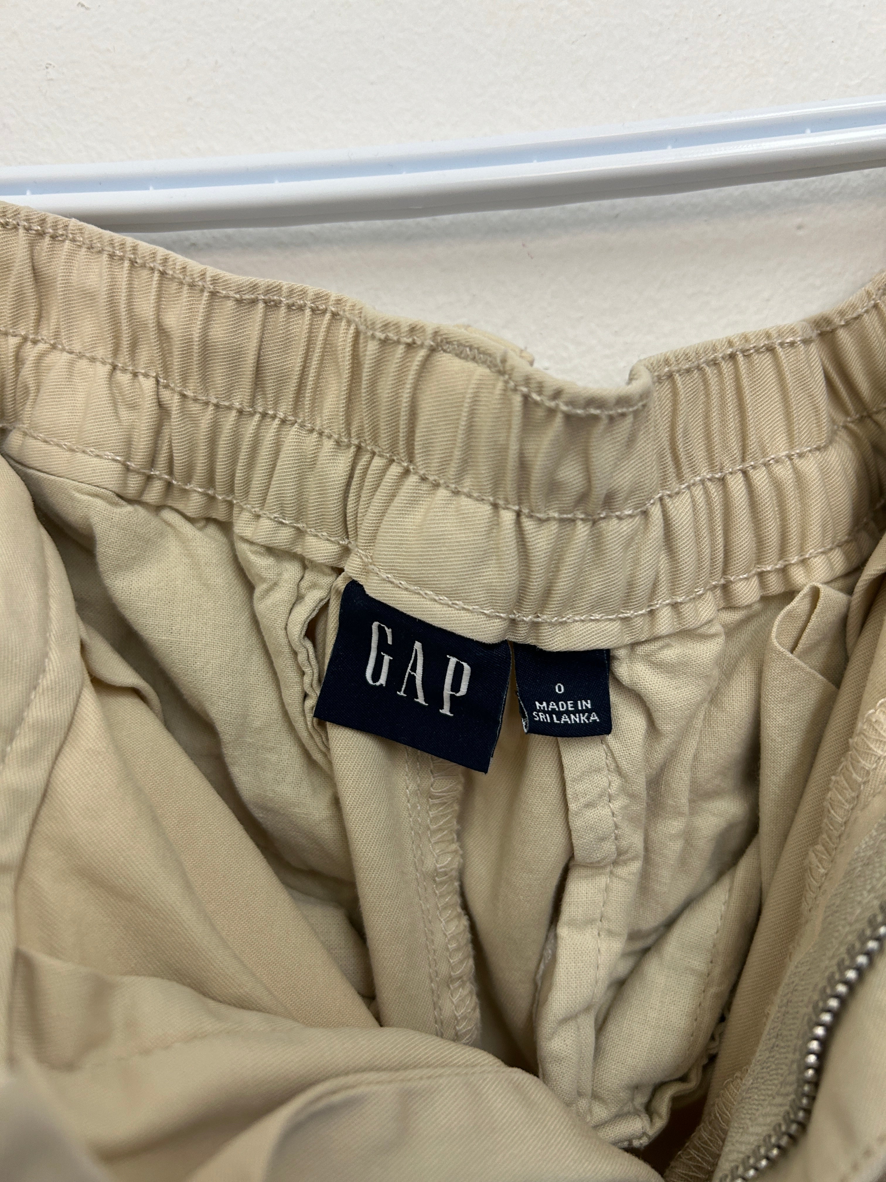 Pantalon chino beige – Taille mi-haute, jambe droite classique