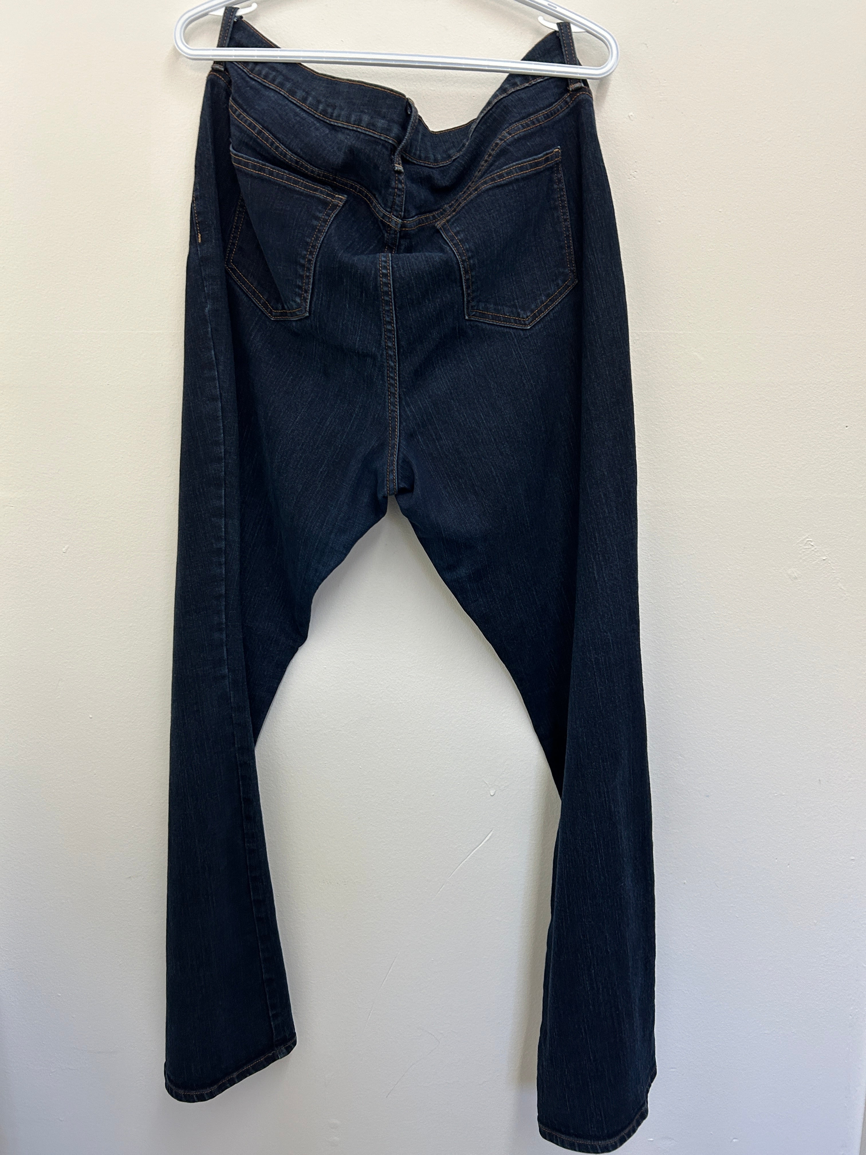 Jean bleu foncé évasé coupe bootcut