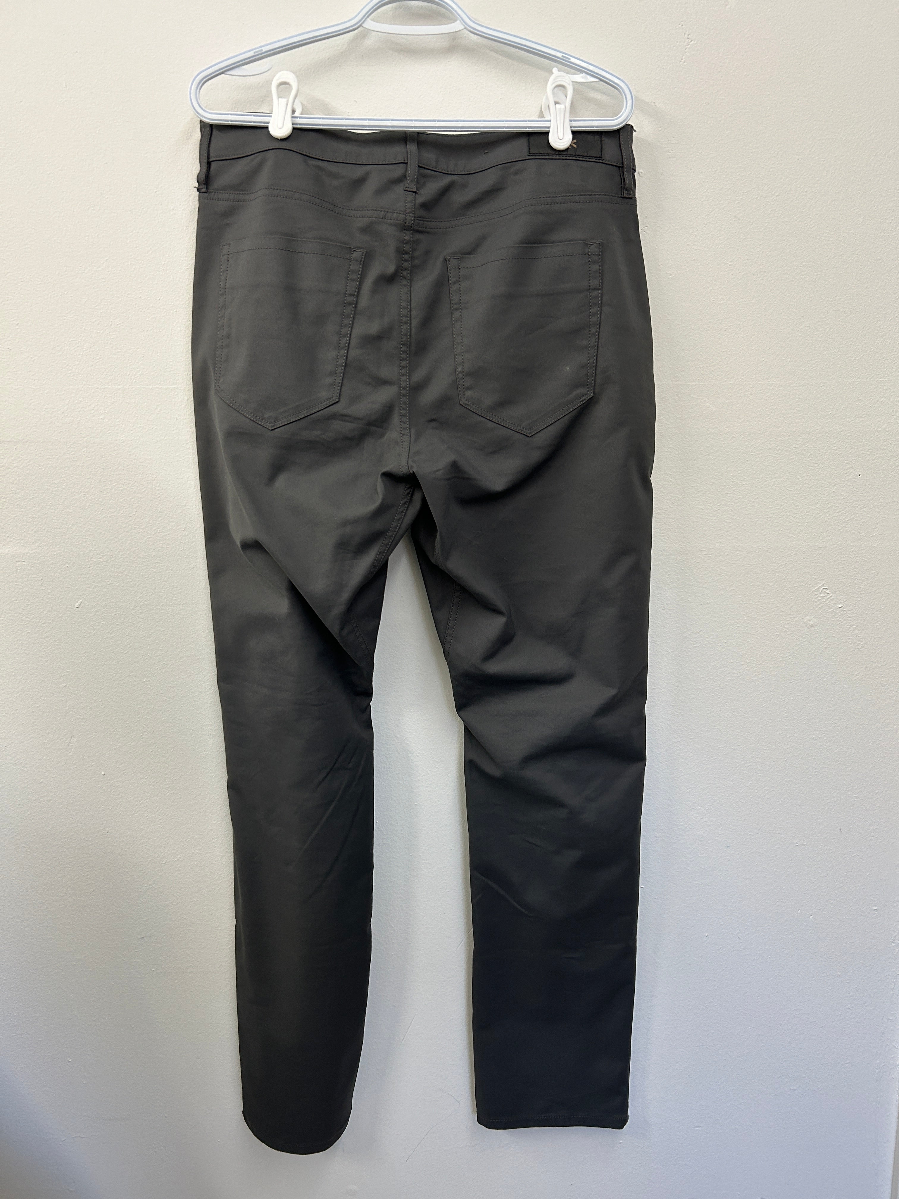 UNITED COLORS OF BENETTON | Pantalon noir ajusté